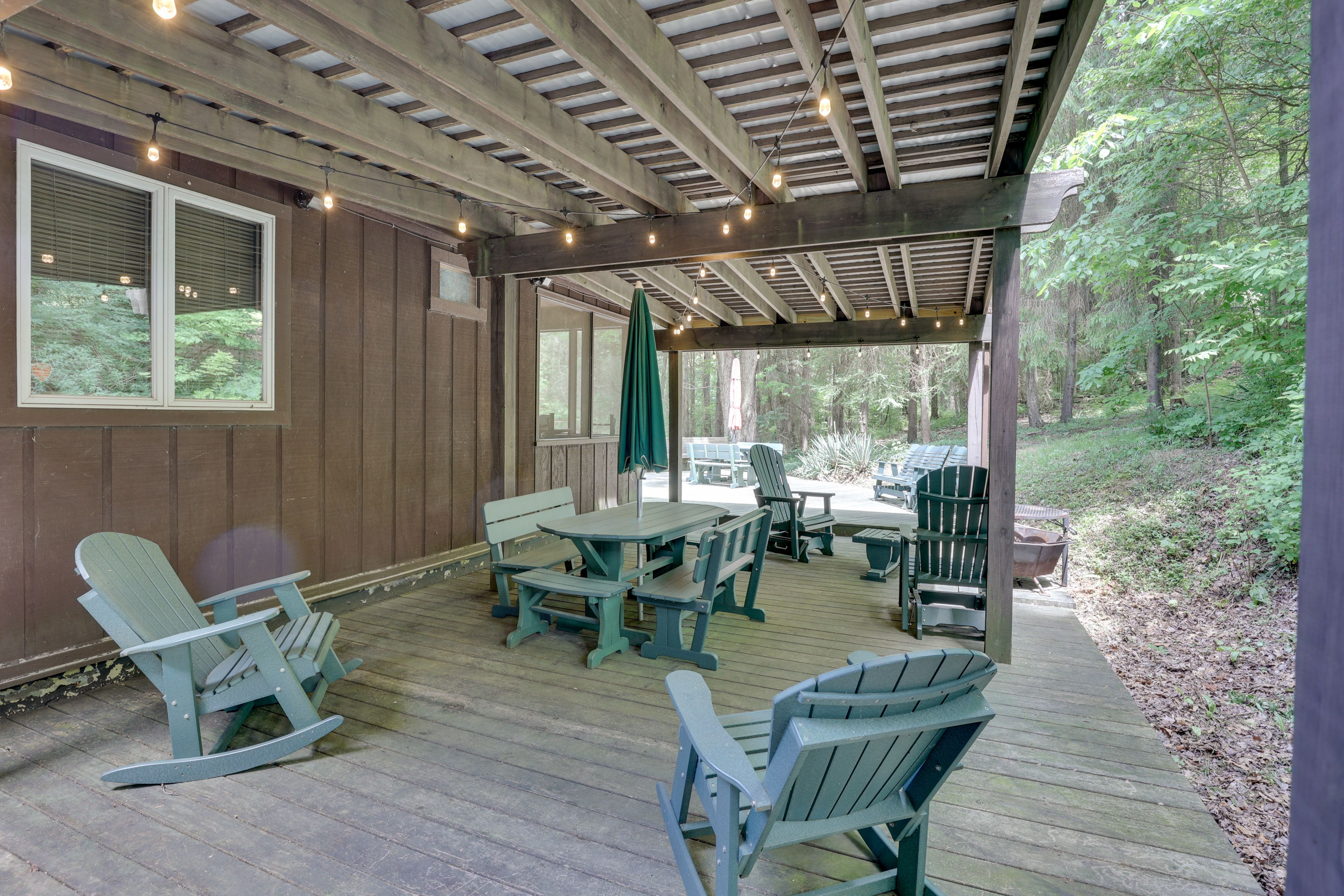 Covered Patio | Outdoor Dining Area | Fire Pit