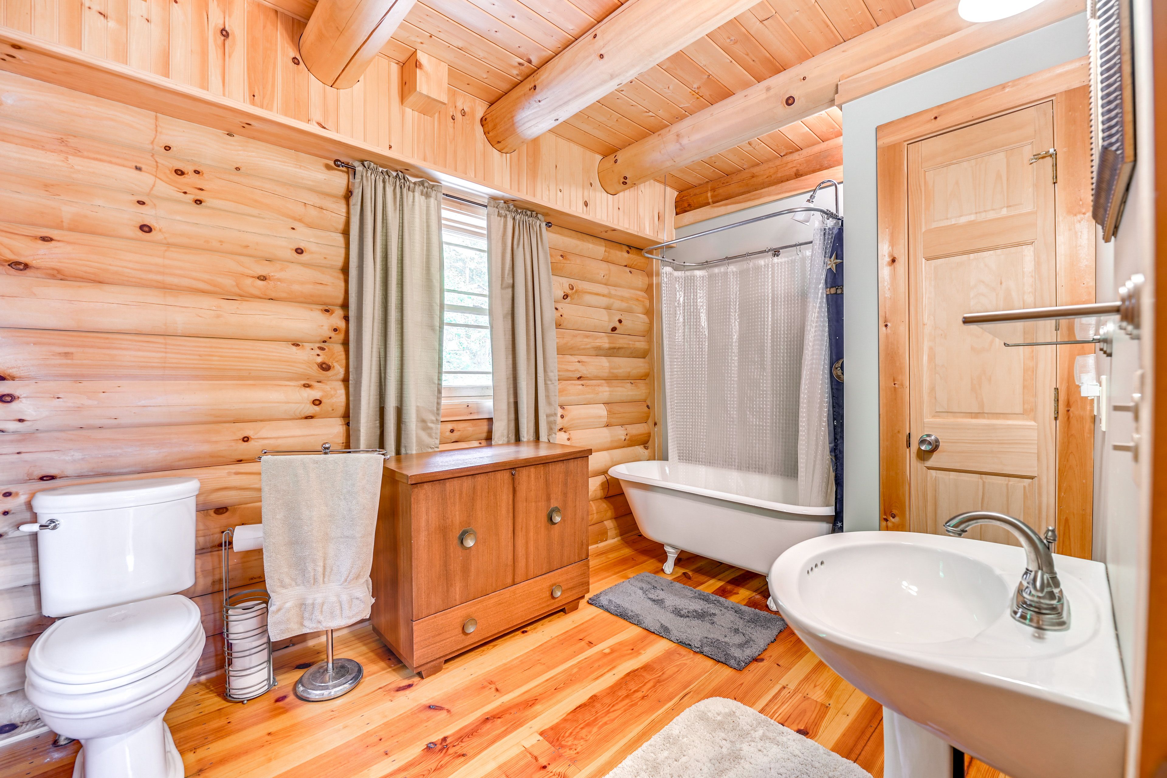 En-Suite Bathroom | Main Level