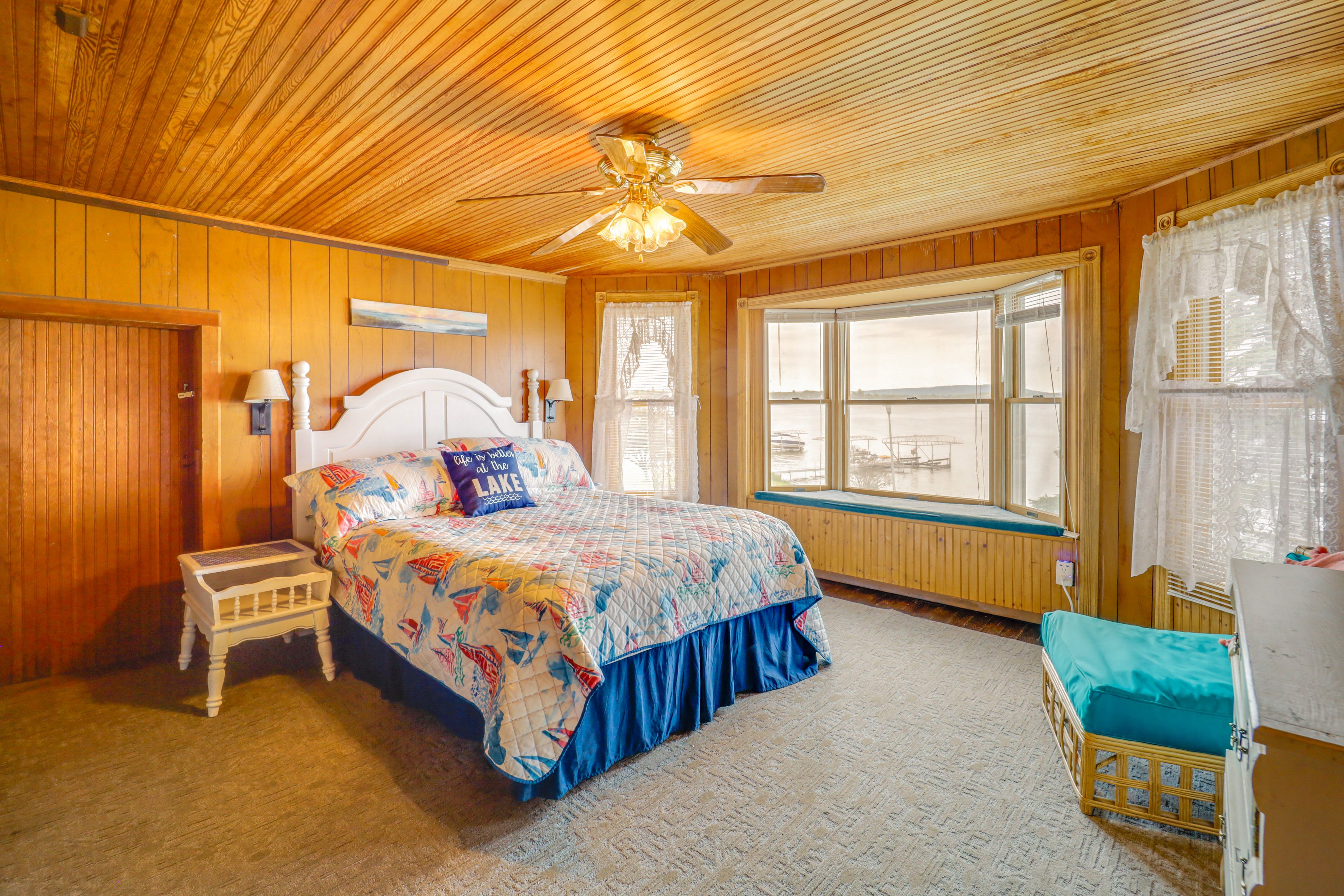 Bedroom 1 | Queen Bed | Linens Provided | 2nd Floor