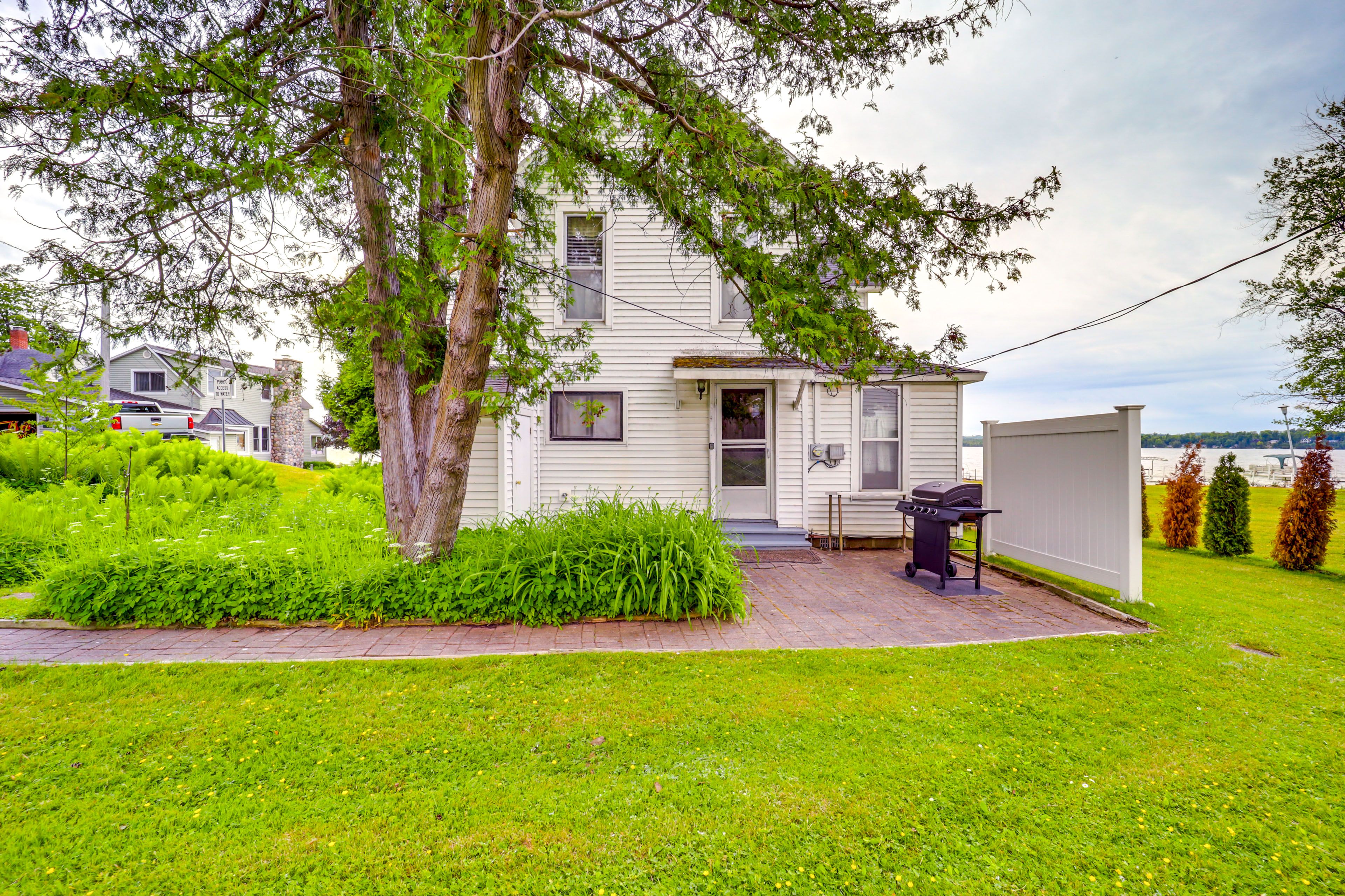 Property Entrance | 2 Steps to Enter
