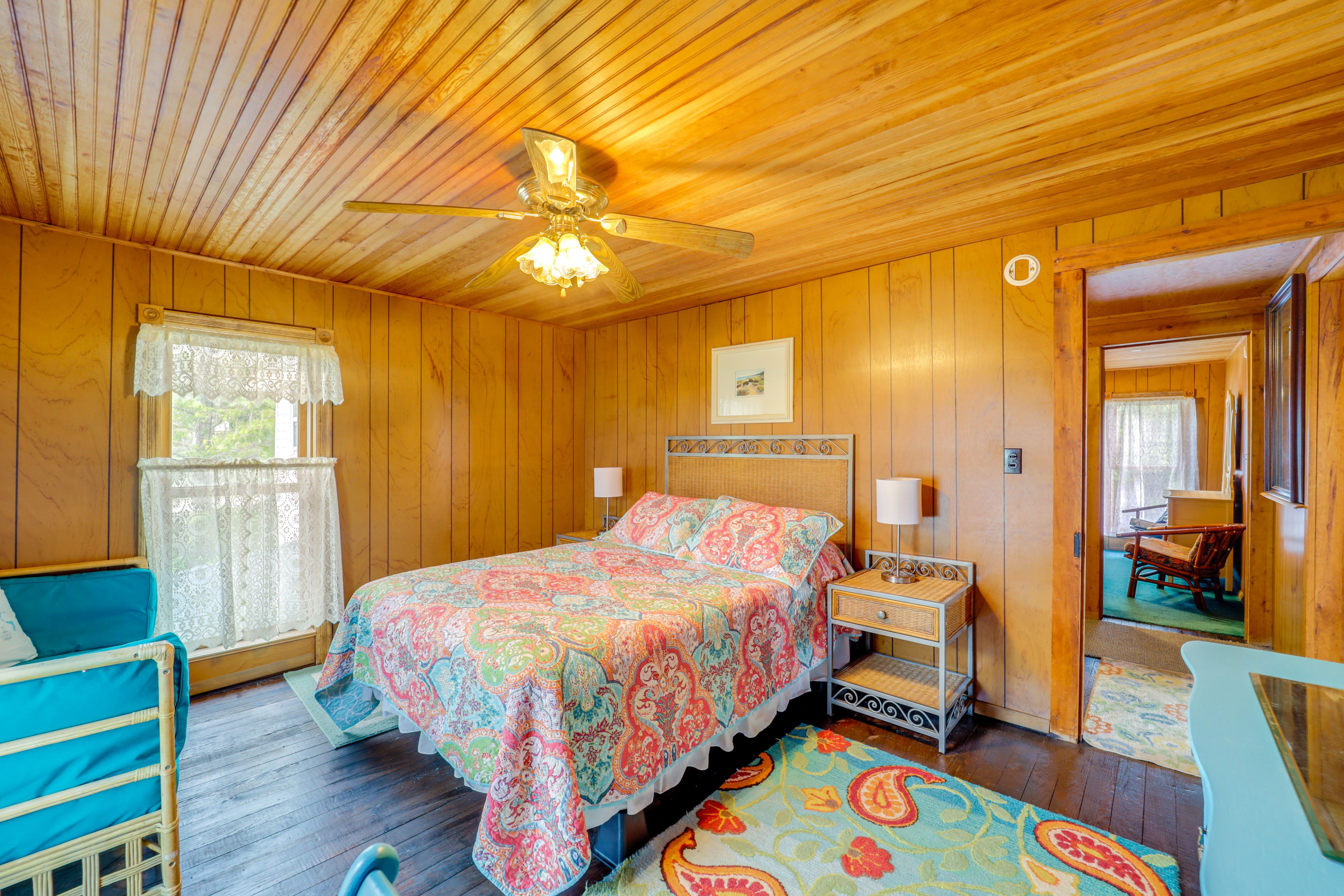 Bedroom 2 | Full Bed | 2nd Floor