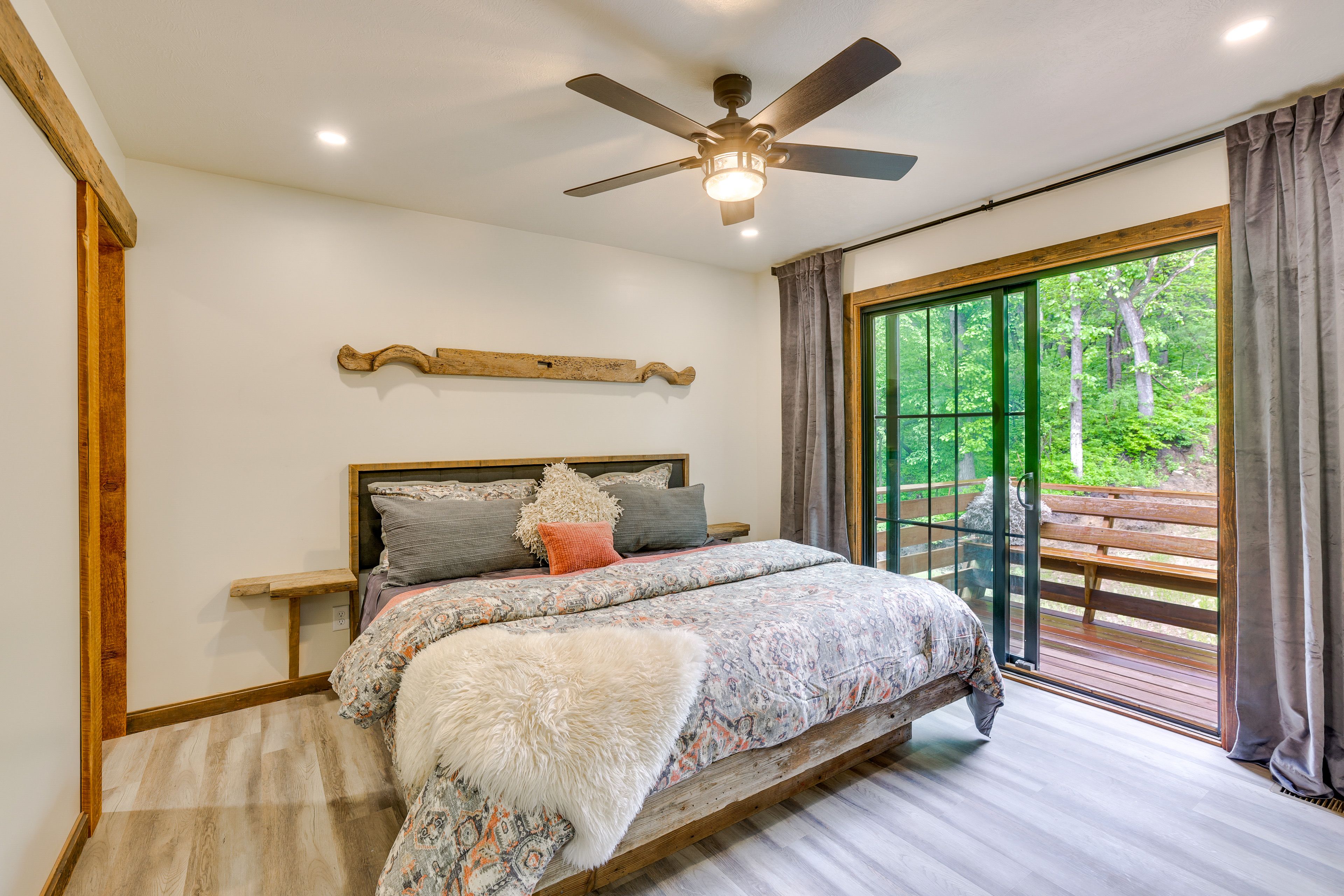 Bedroom | King Bed | Balcony Access | Upper Floor