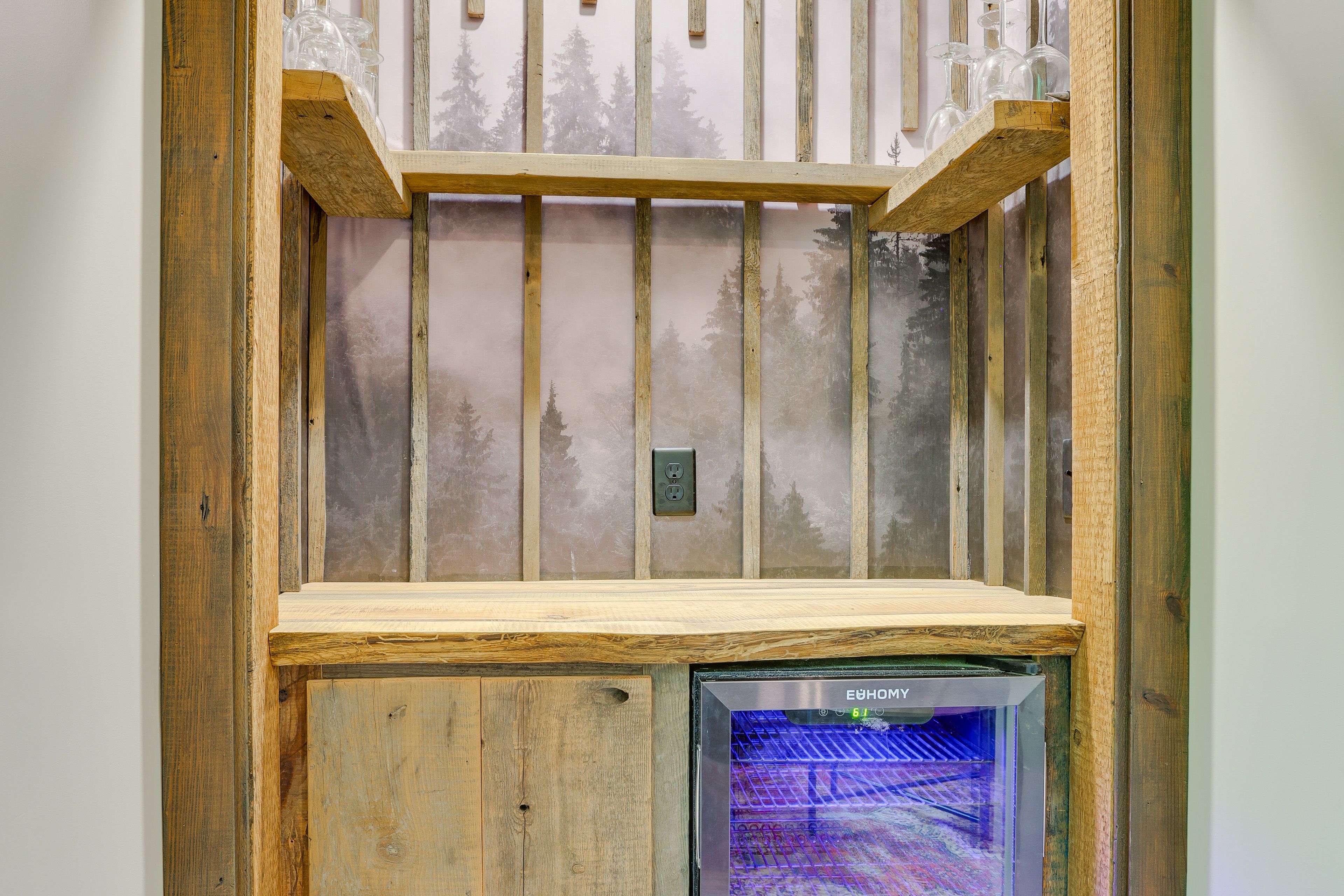 Dry Bar | Wine Cooler | Upper Floor