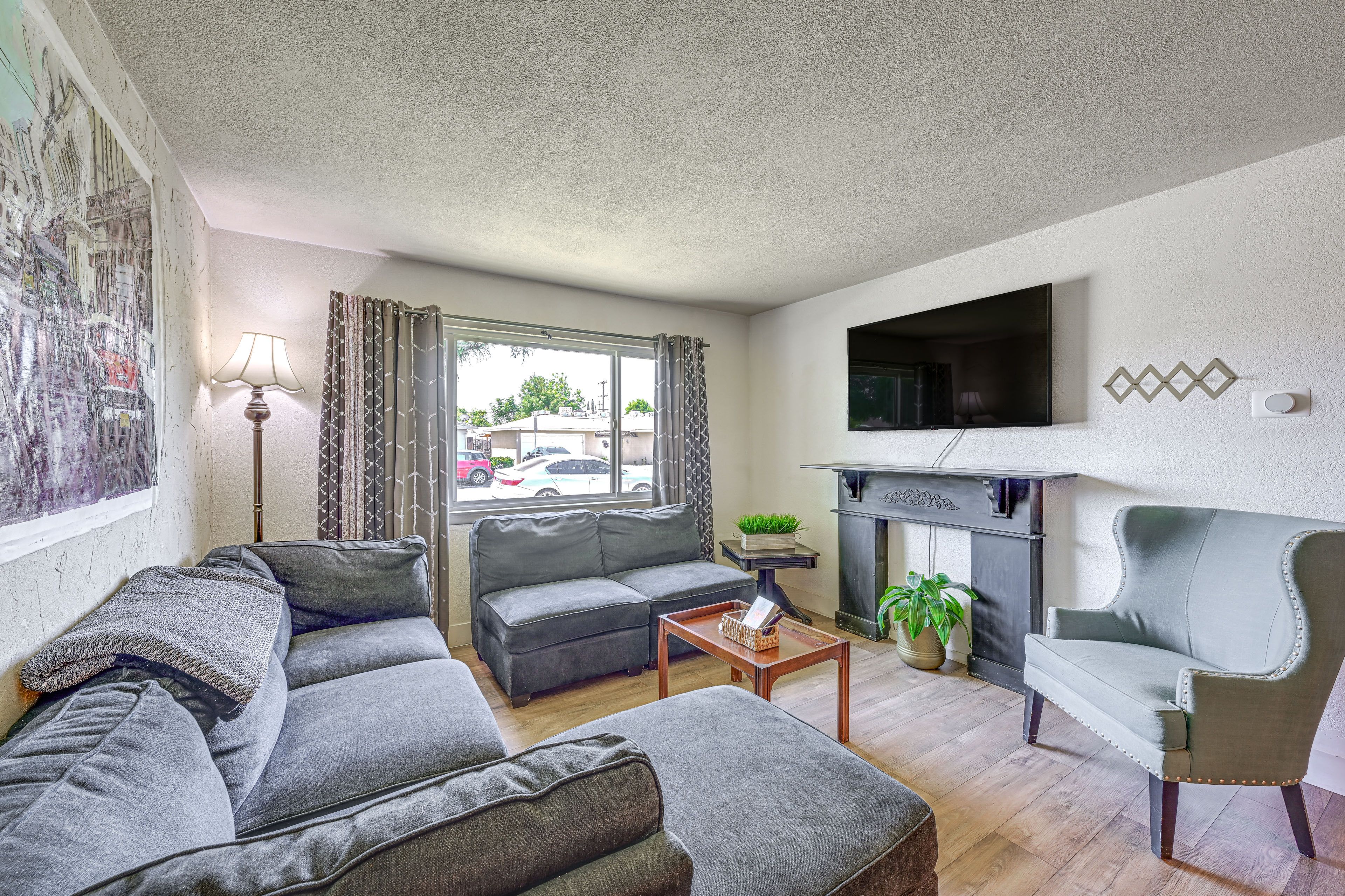 Living Room | Smart TV | Central A/C + Heating