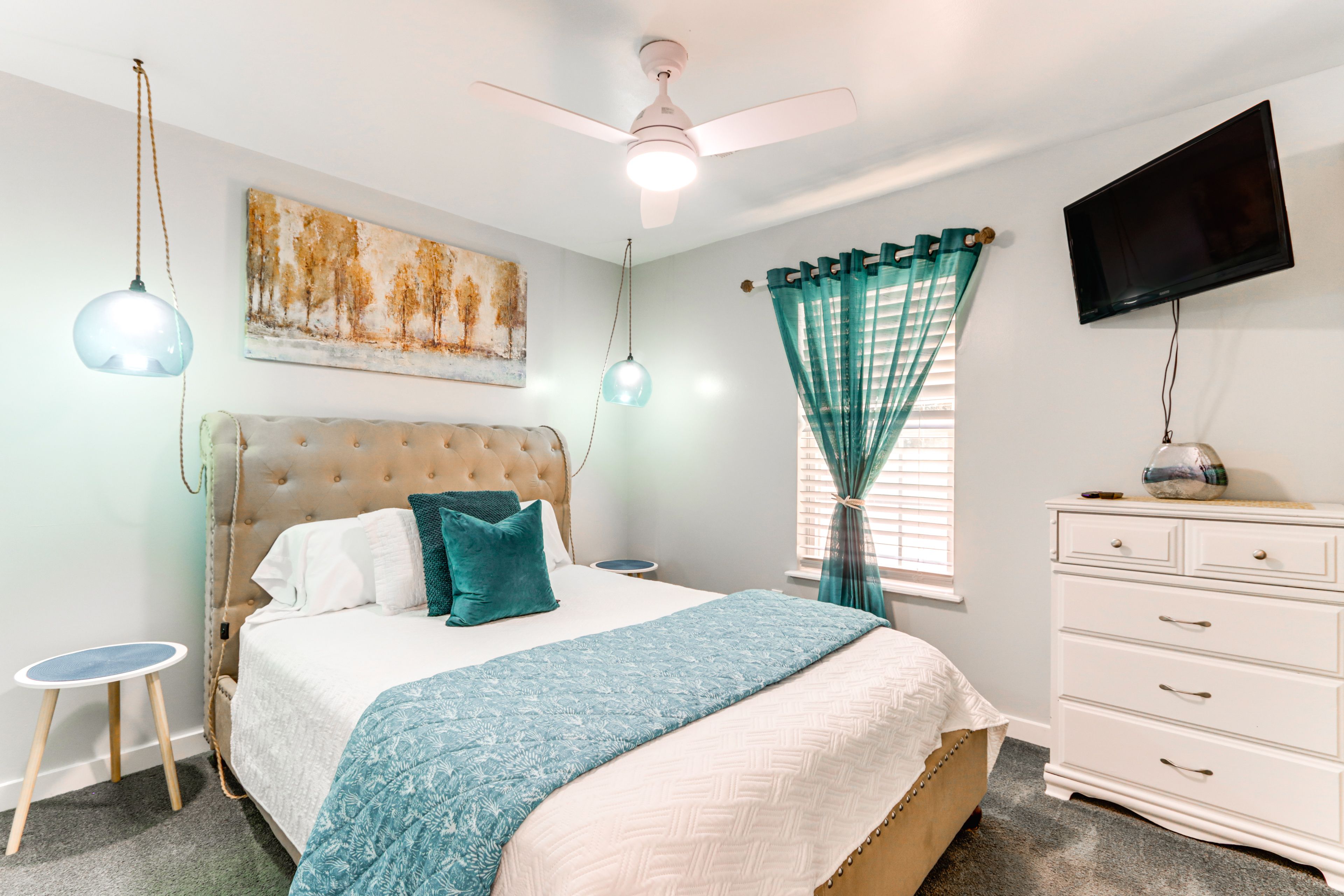 Bedroom 3 | Queen Bed | Smart TV