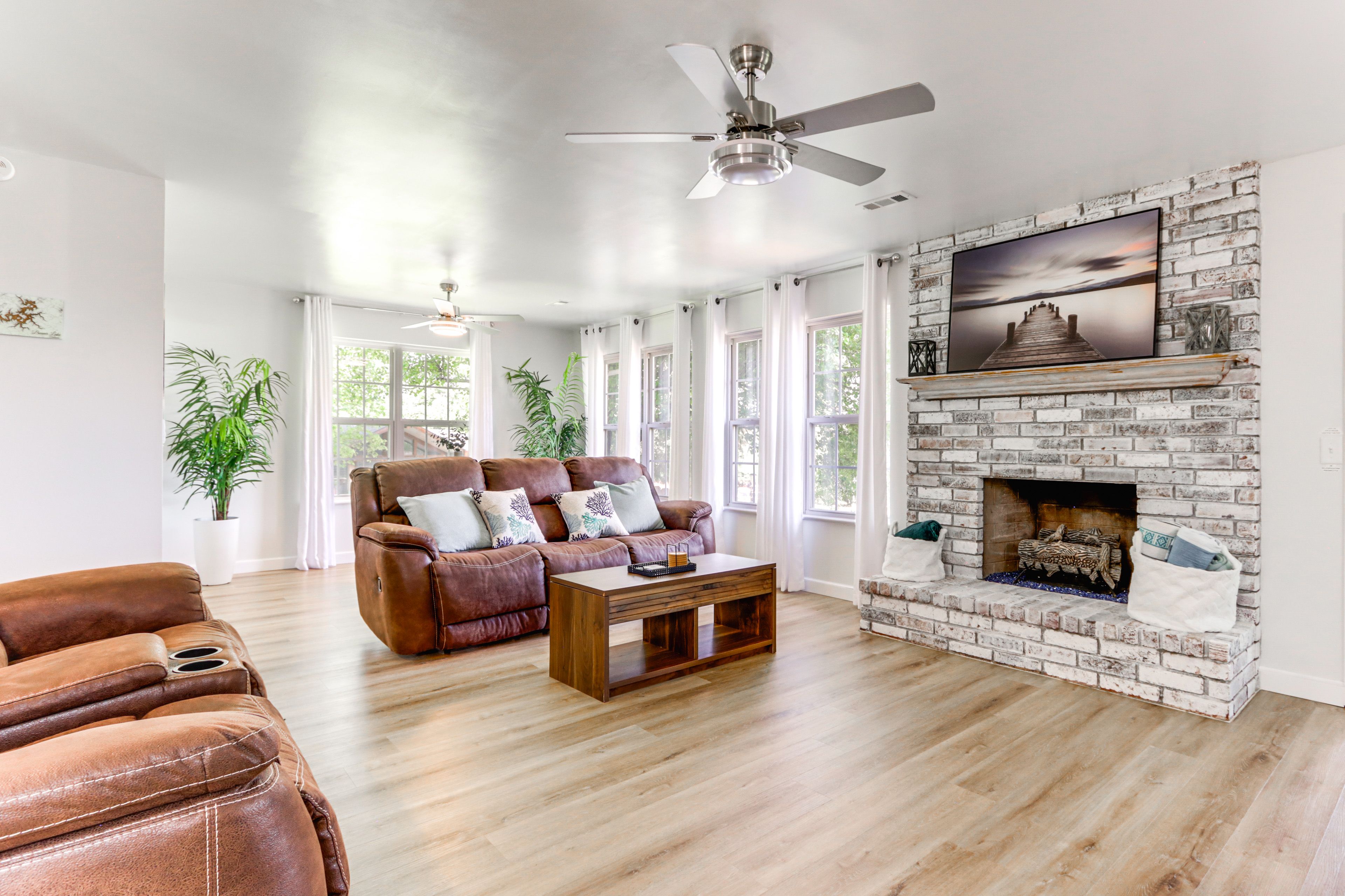 Living Room | Smart TV | Central A/C | Single-Story Home