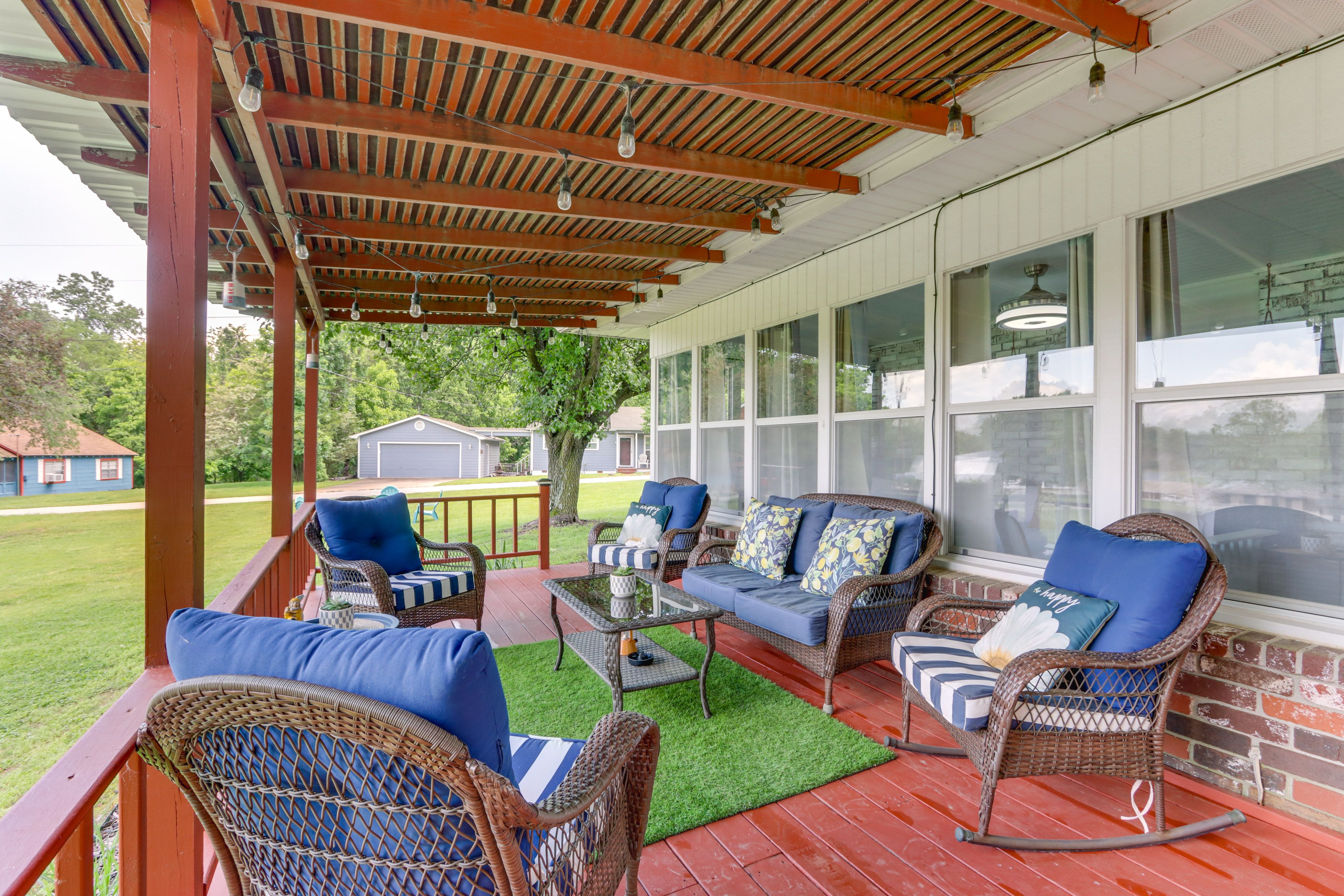 Private Deck | Outdoor Seating & Dining | String Lights