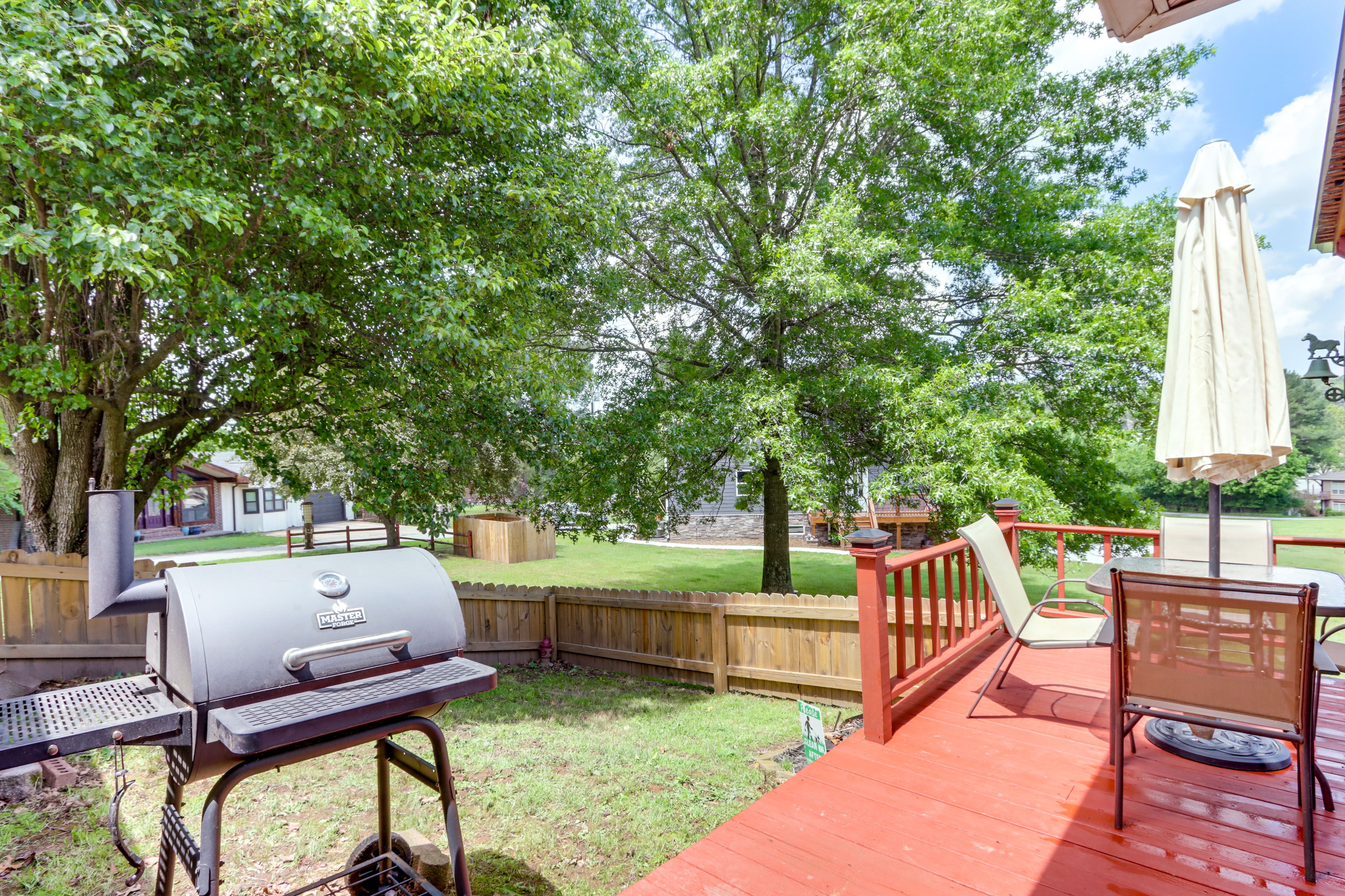 Outdoor Dining Area | Grill