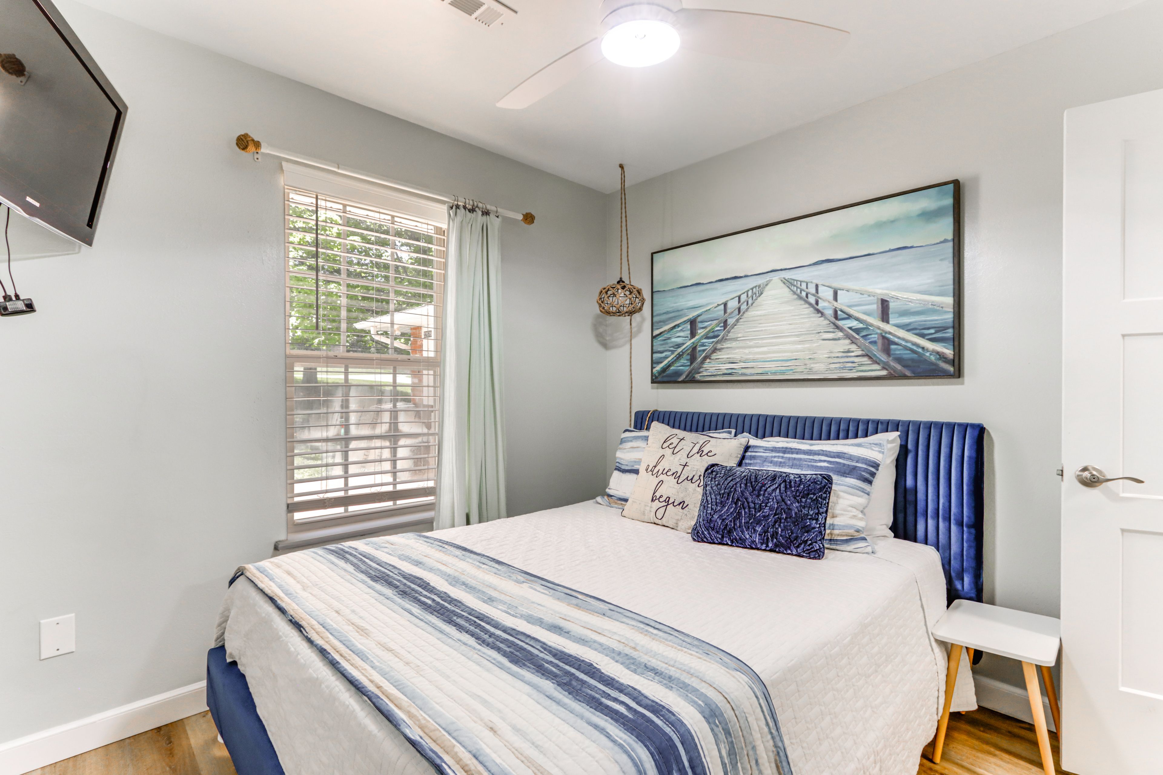 Bedroom 2 | Queen Bed | Smart TV