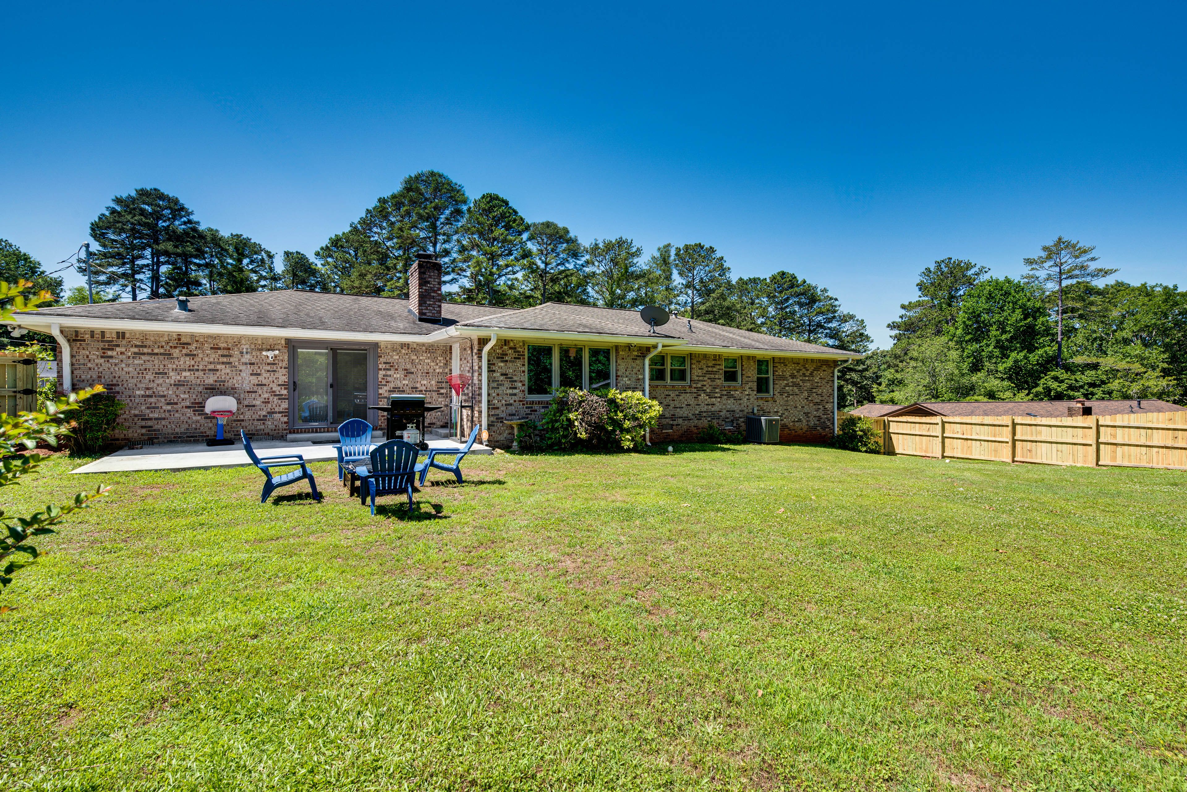 Backyard | Gas Grill | Fire Pit