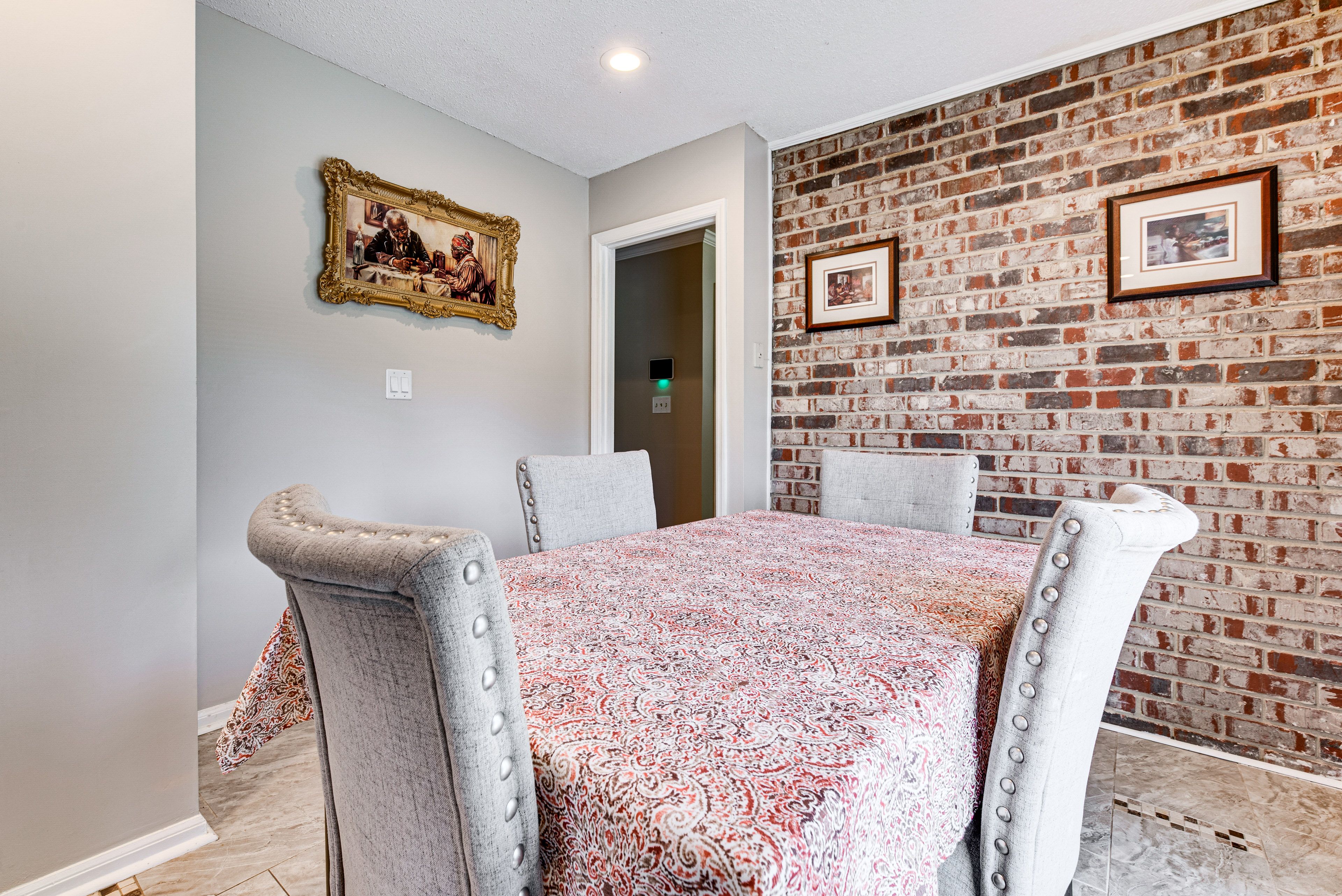 Dining Area | Dishware & Flatware