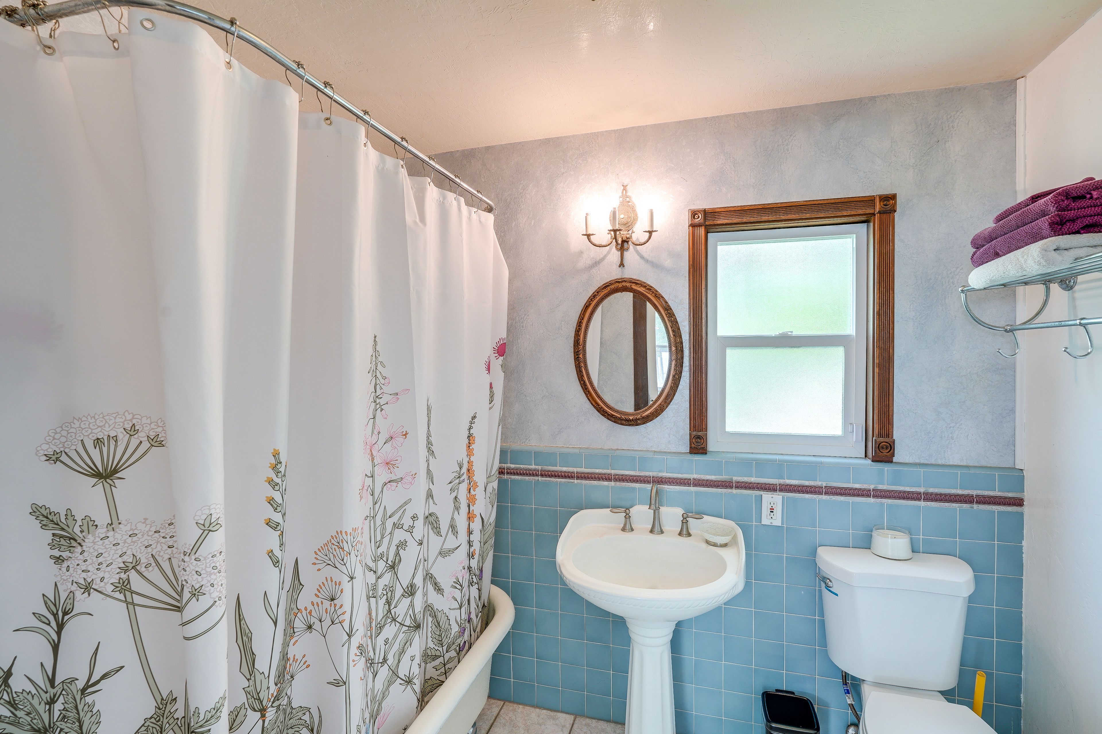 En-Suite Bathroom | 1st Floor