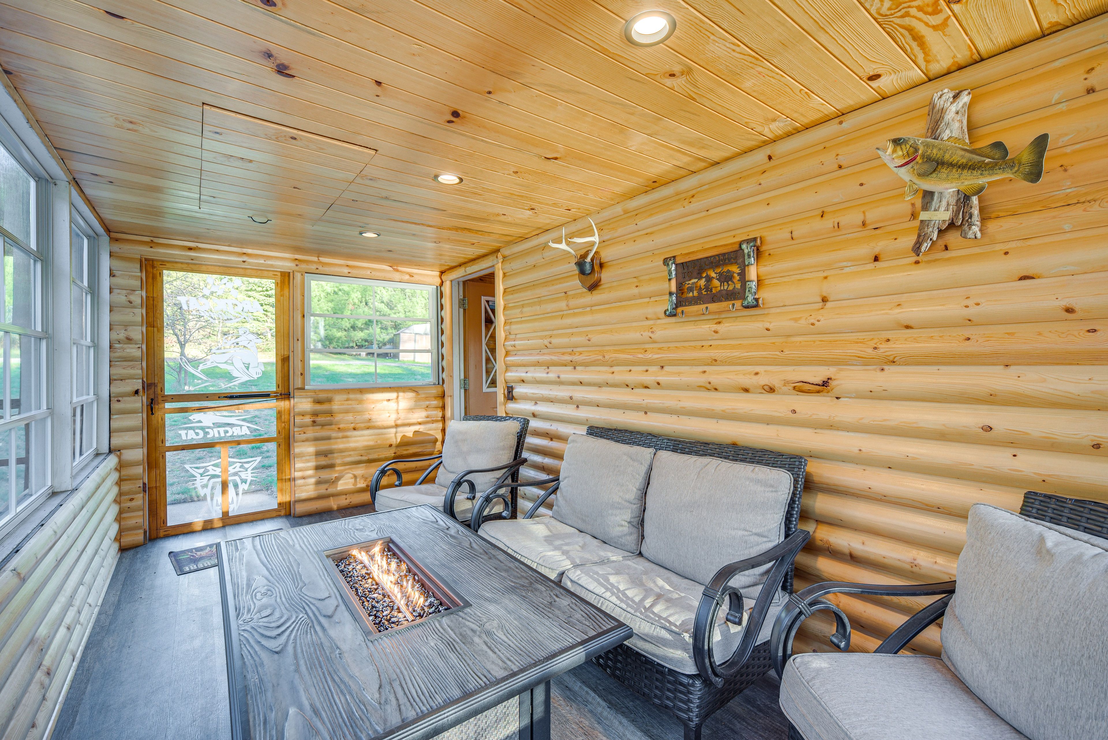 Screened Porch | Gas Fire Pit