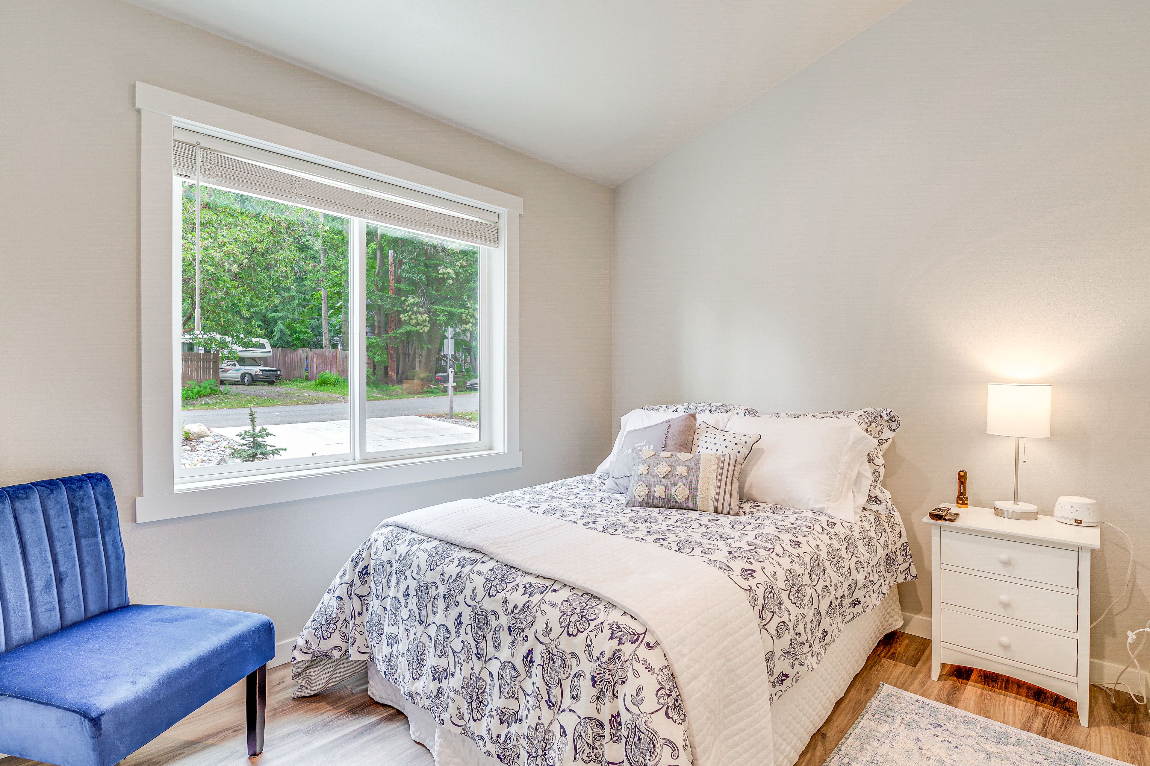 Bedroom 2 | Full Bed | Smart TV w/ Cable