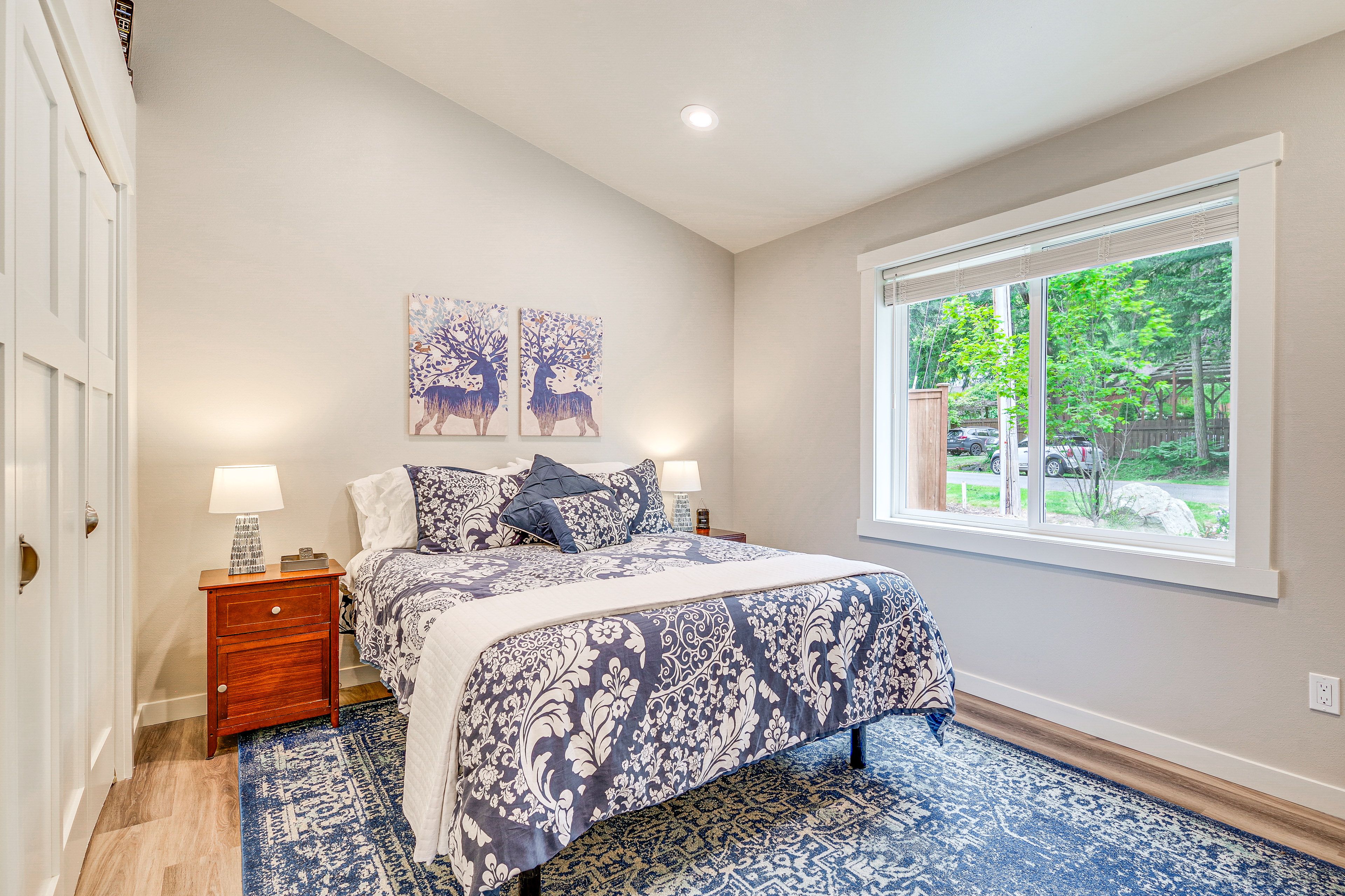 Bedroom 1 | Queen Bed | Smart TV w/ Cable