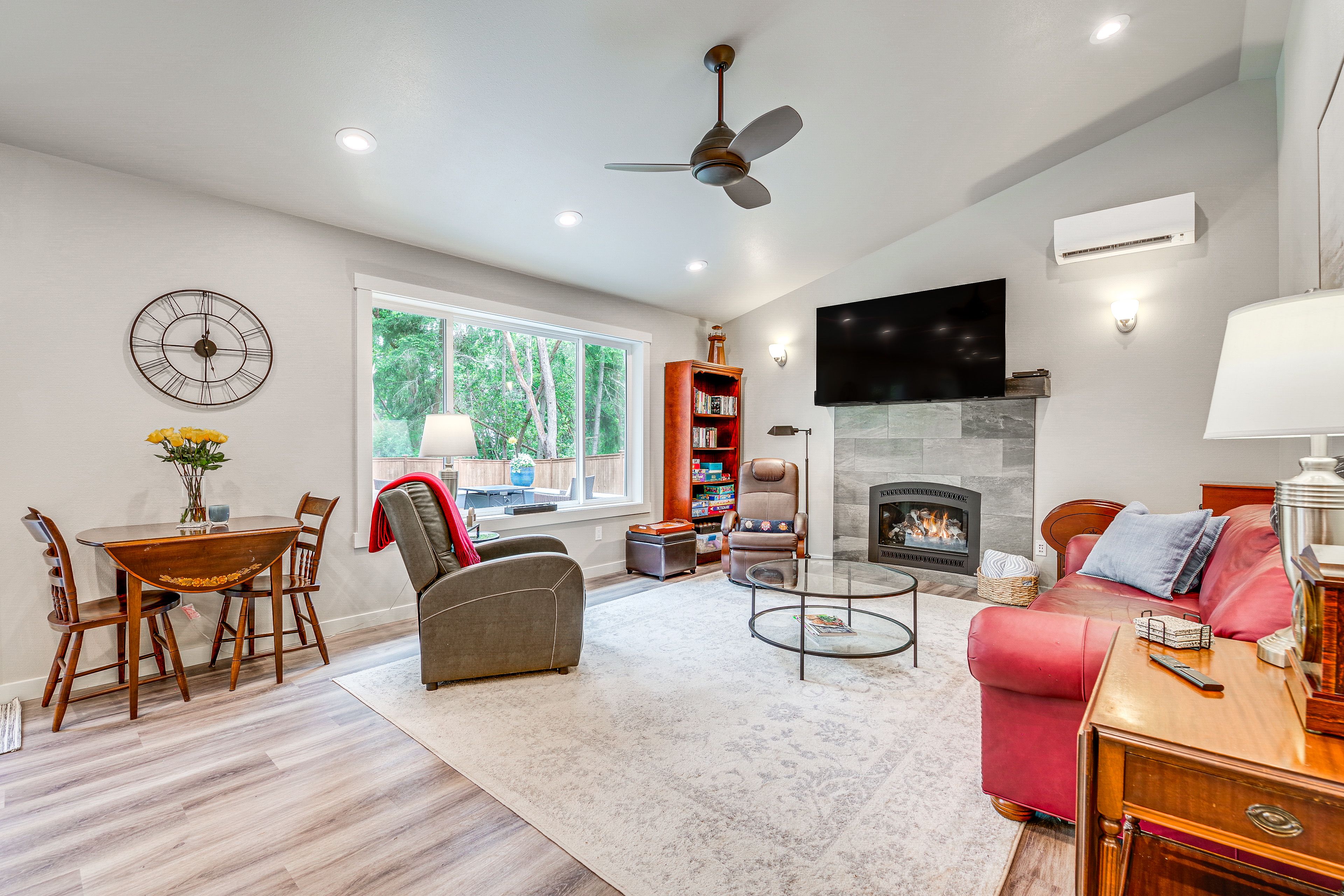 Living Area | Dining Area