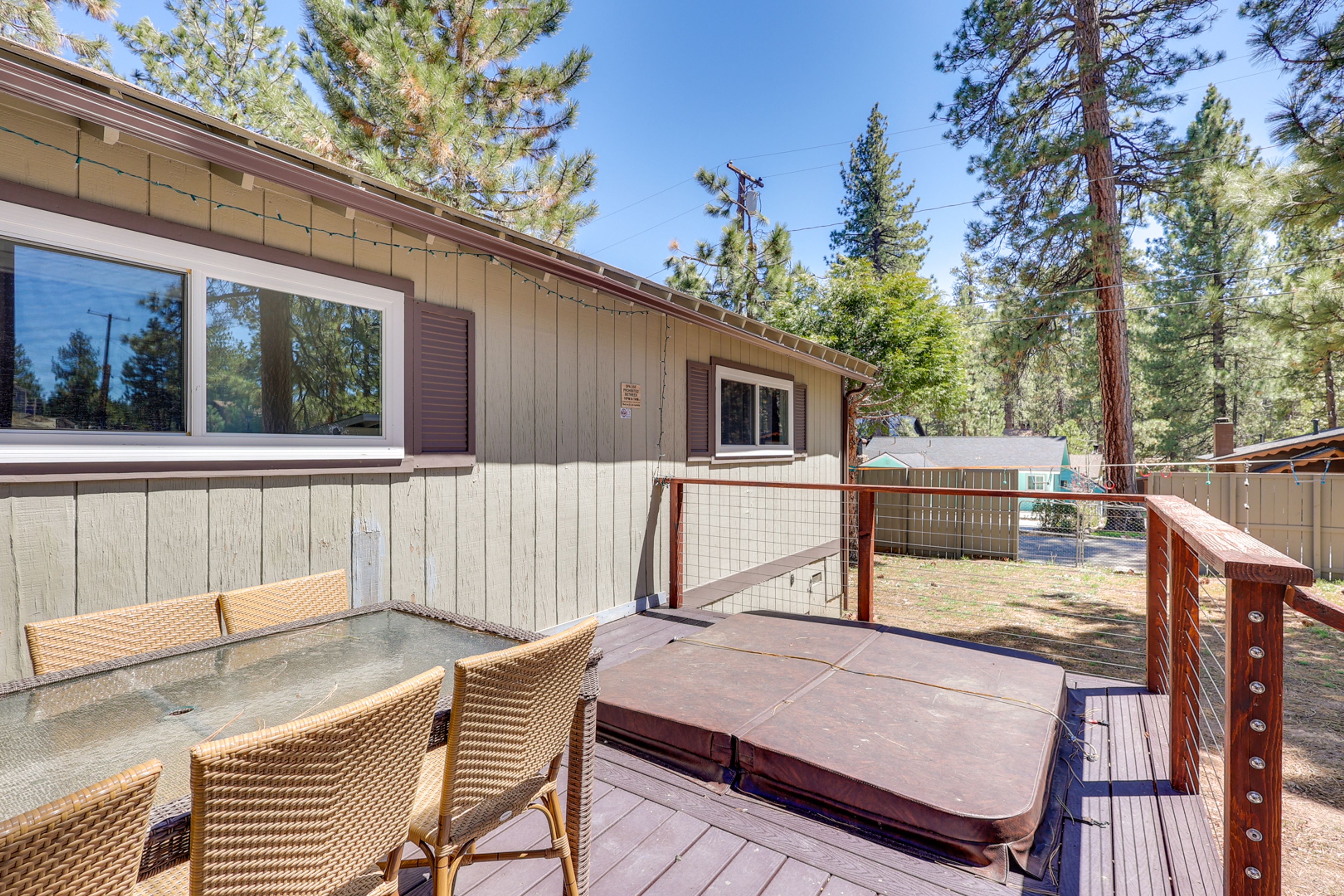 Private Deck | Outdoor Dining Table | Private Hot Tub | Gas Grill