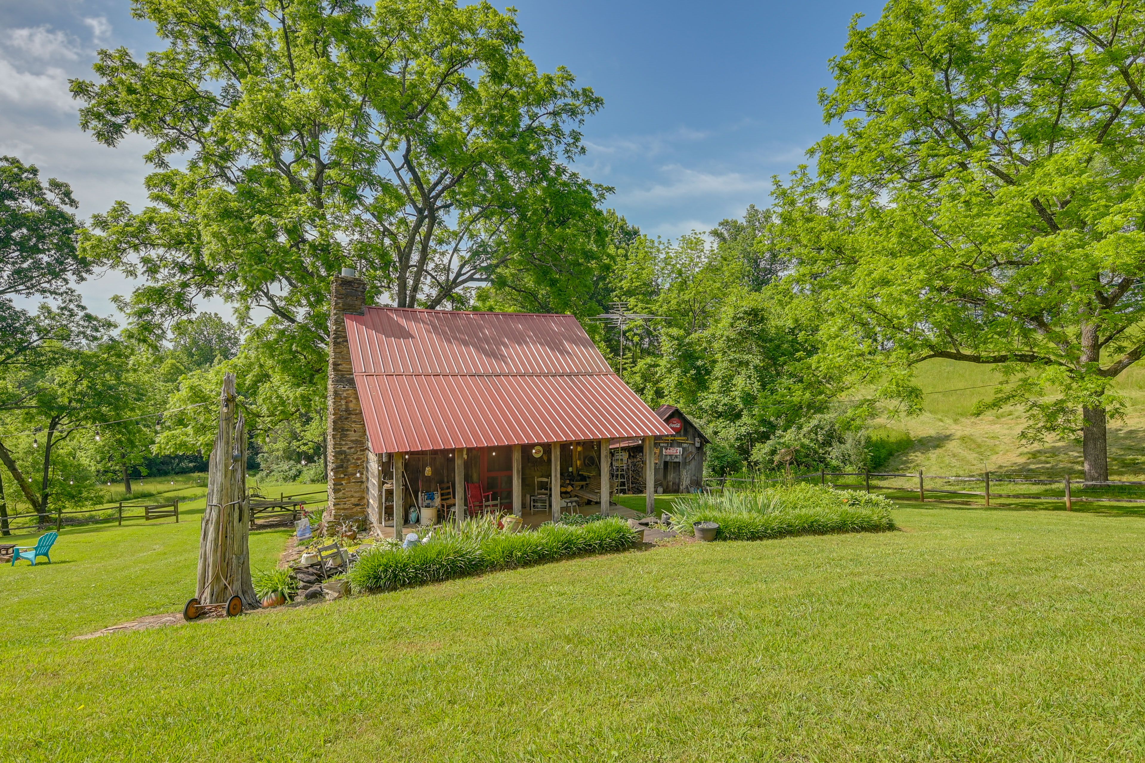 Woolwine Vacation Rental | 1BR | 1BA | 1,200 Sq Ft | Stairs Required