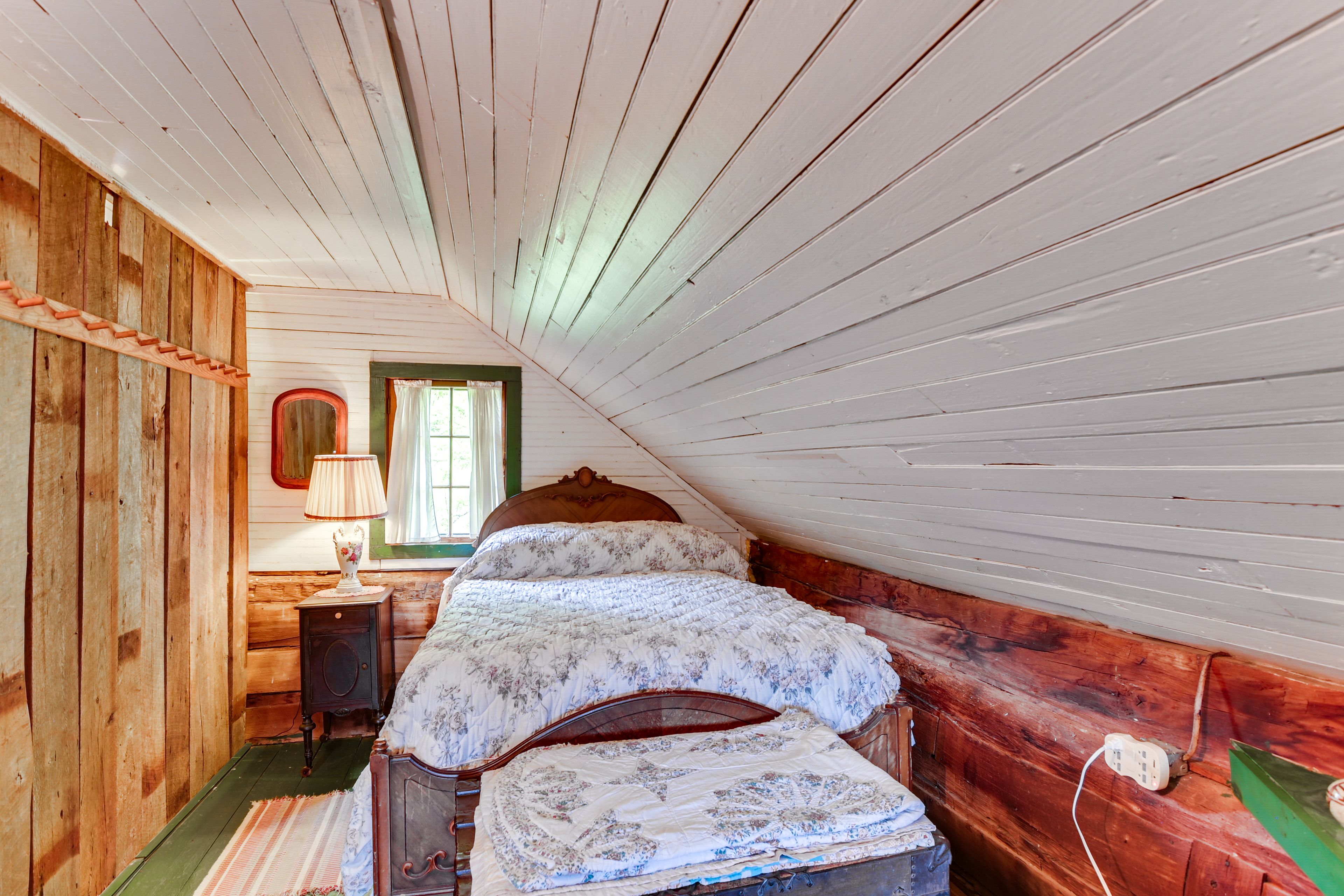 Bedroom | 3rd Floor | Full Bed | Twin Bed | Linens Provided