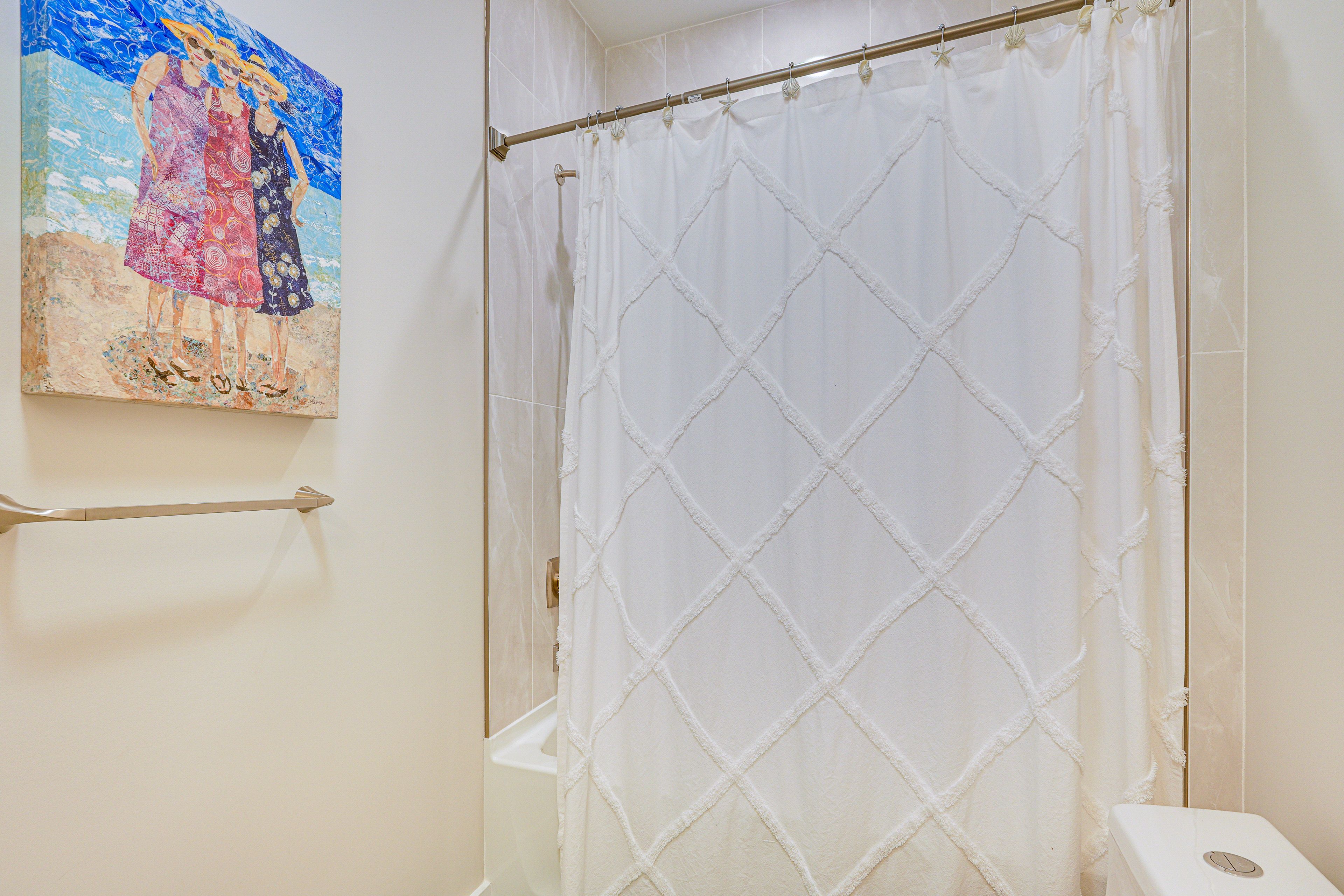 En-Suite Bathroom | 2nd Floor