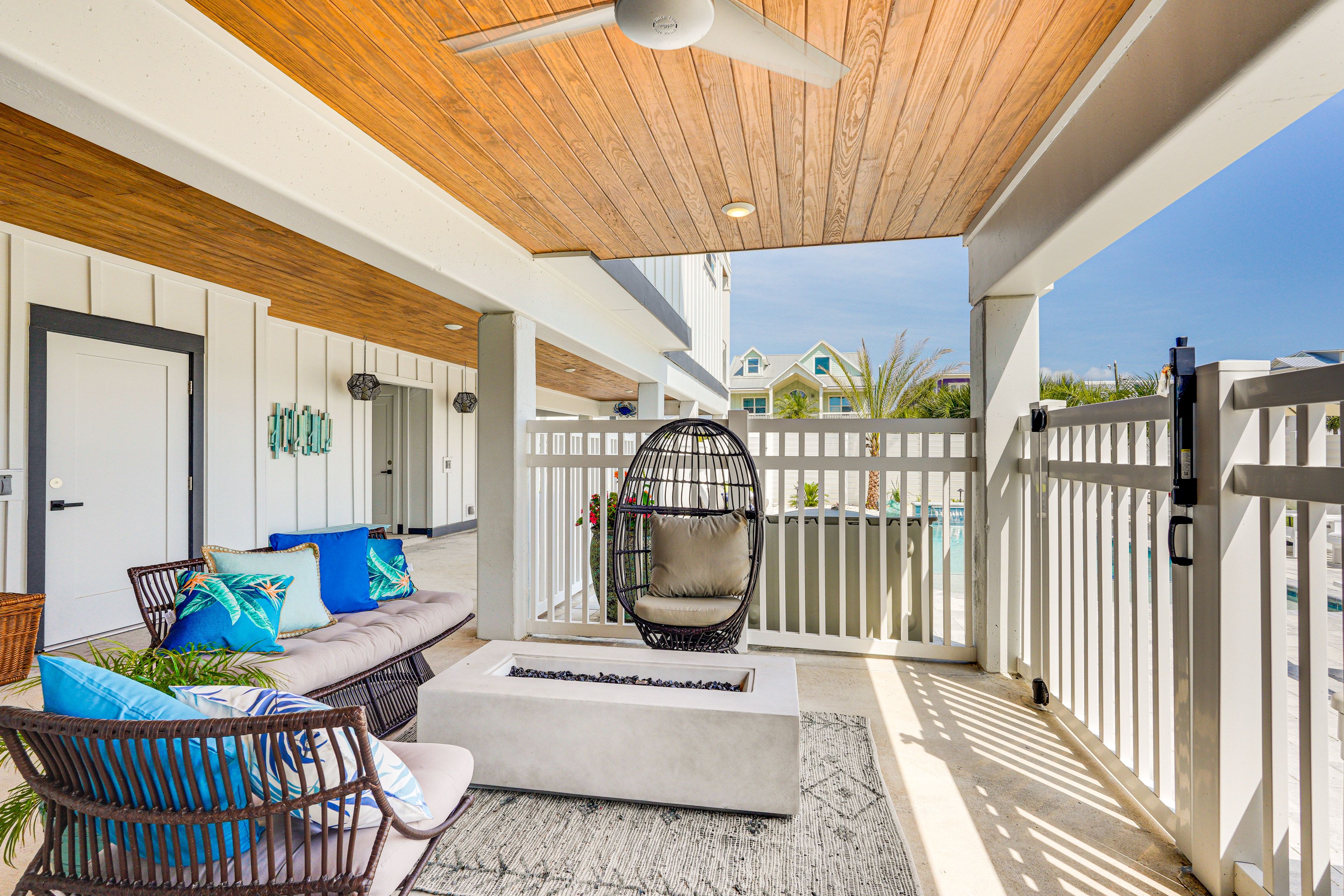 Fire Pit | Patio Seating