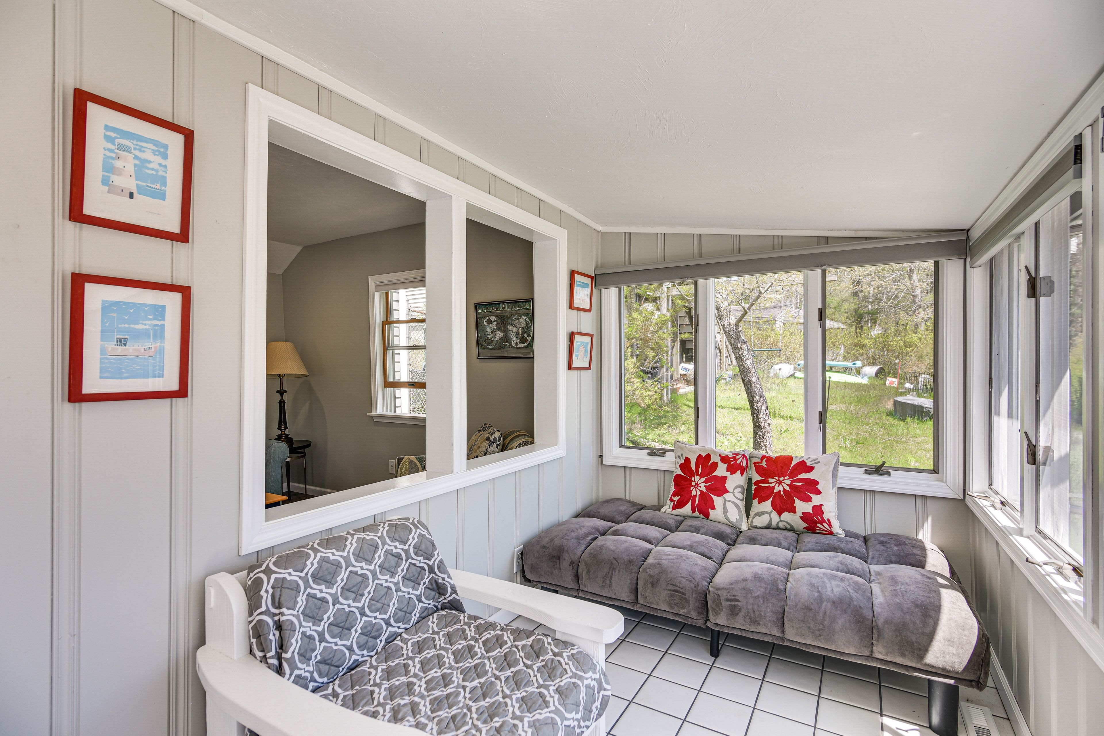 4-Season Sunroom | Twin Futon