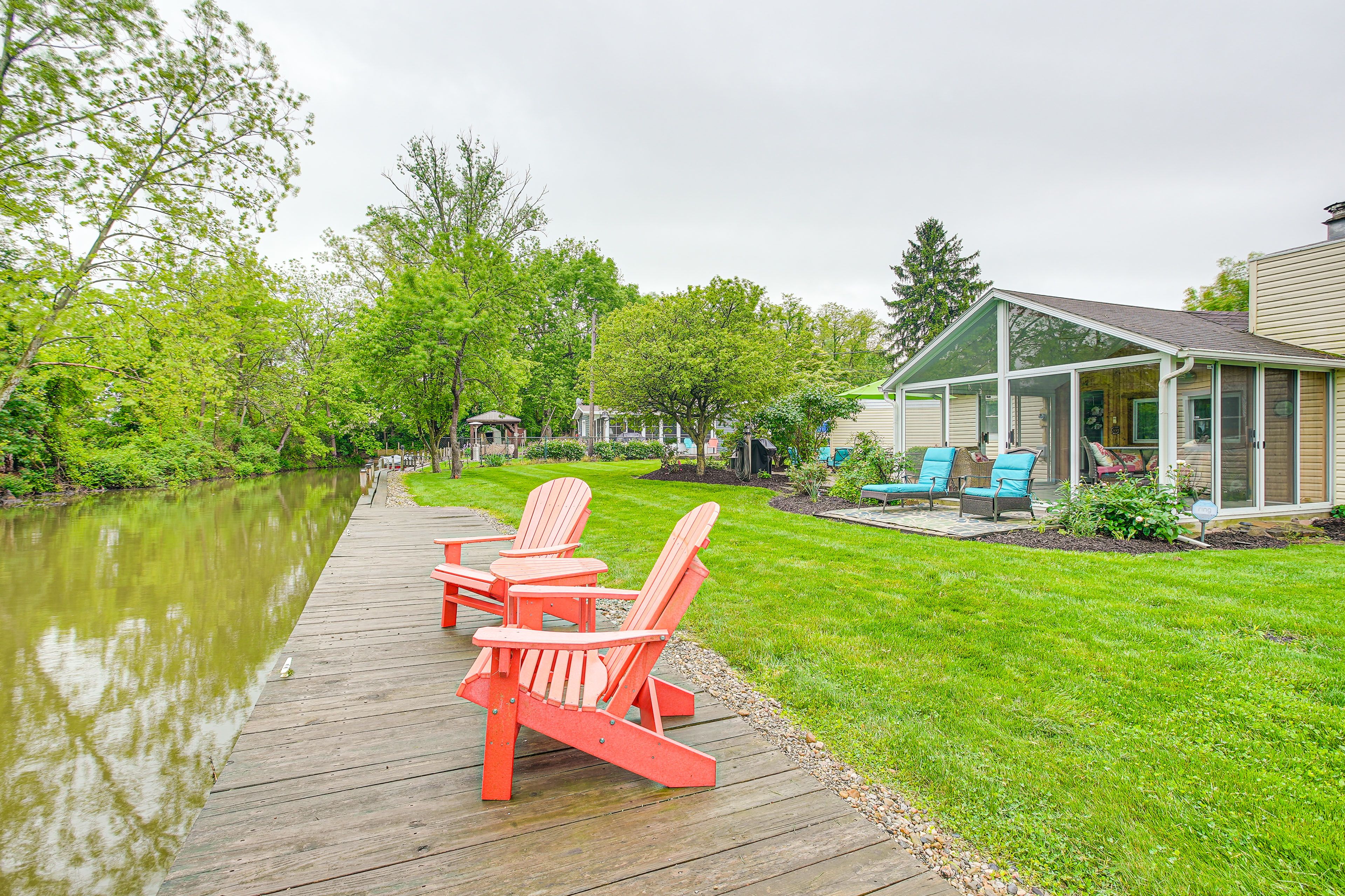 Canal-Front Seating