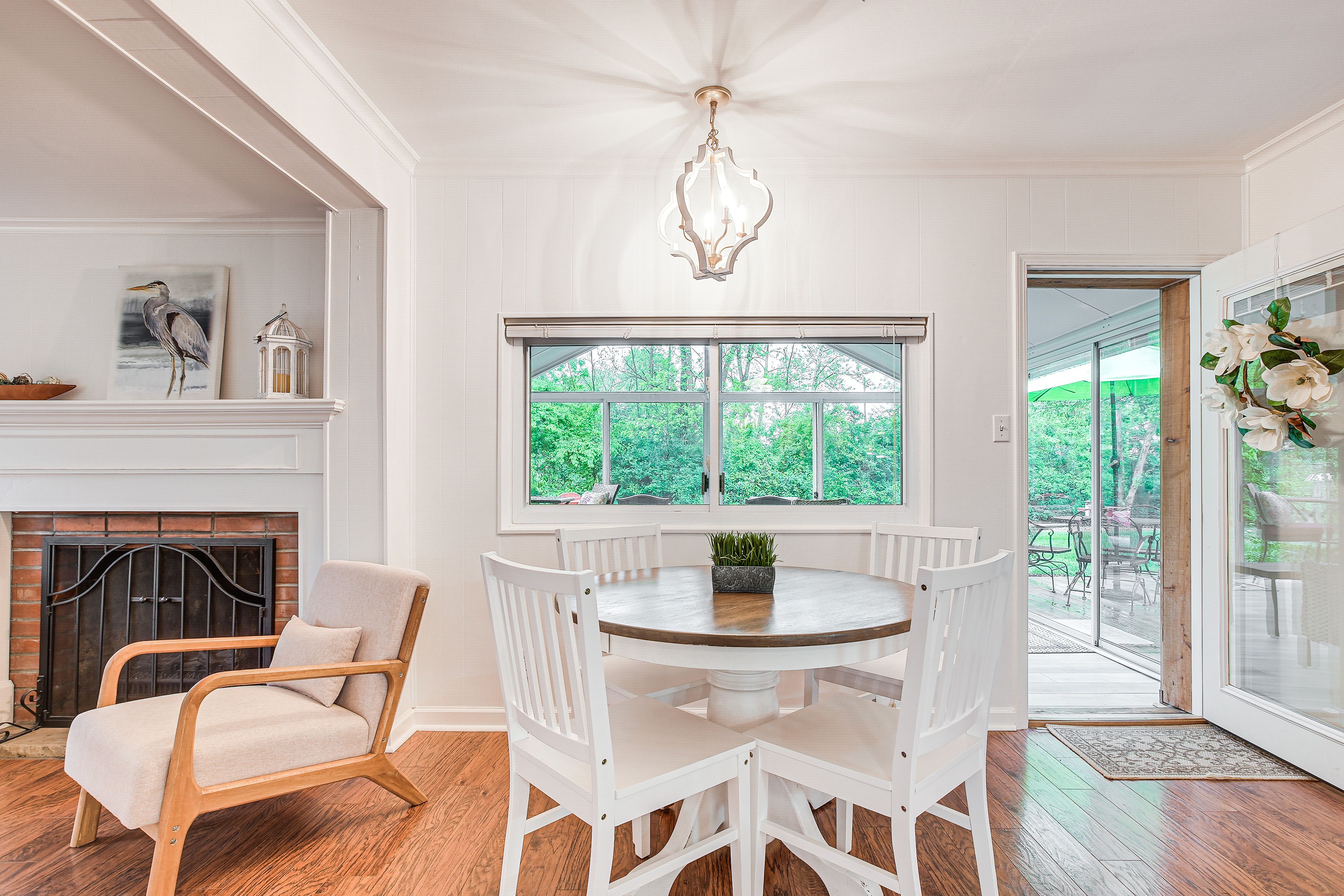 Dining Area | Dishware & Flatware