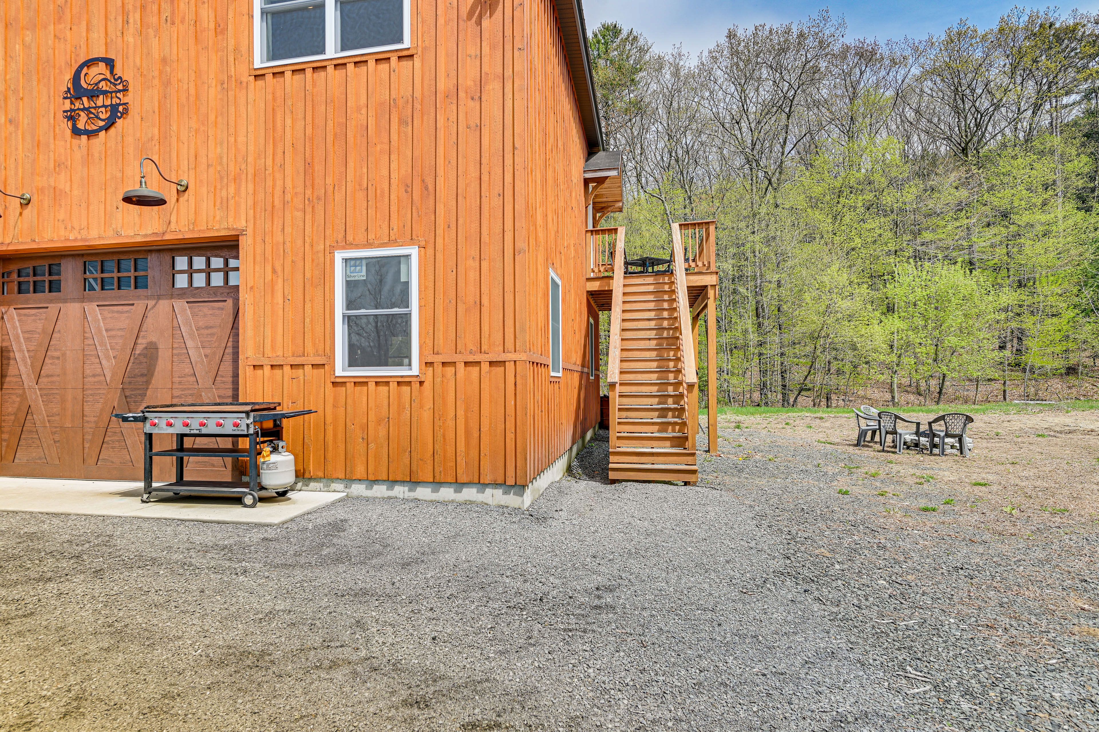 Shared Amenities | 6-Burner Gas Griddle | Fire Pit w/ Seating
