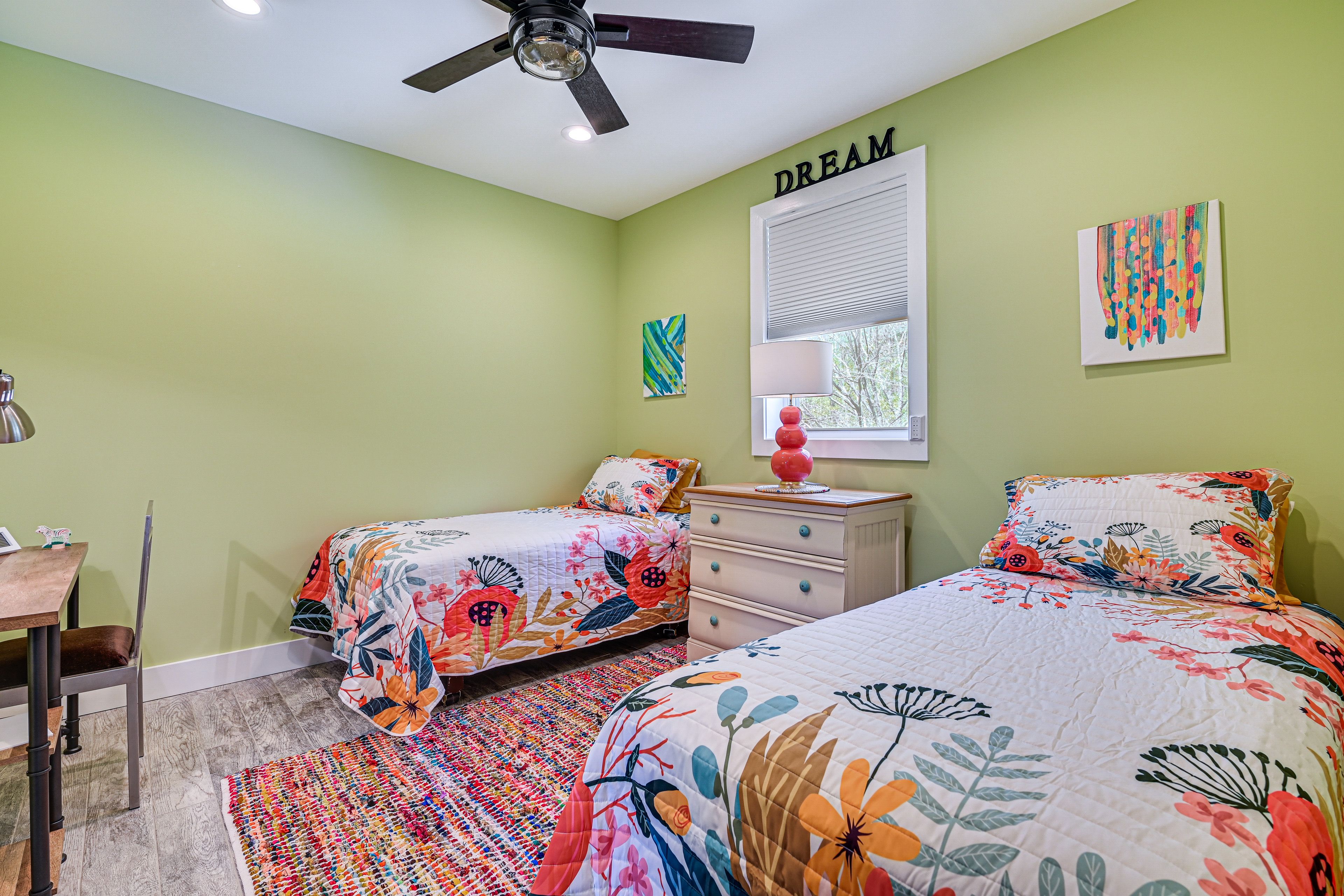 Bedroom 2 | 2 Twin Beds | Office Desk