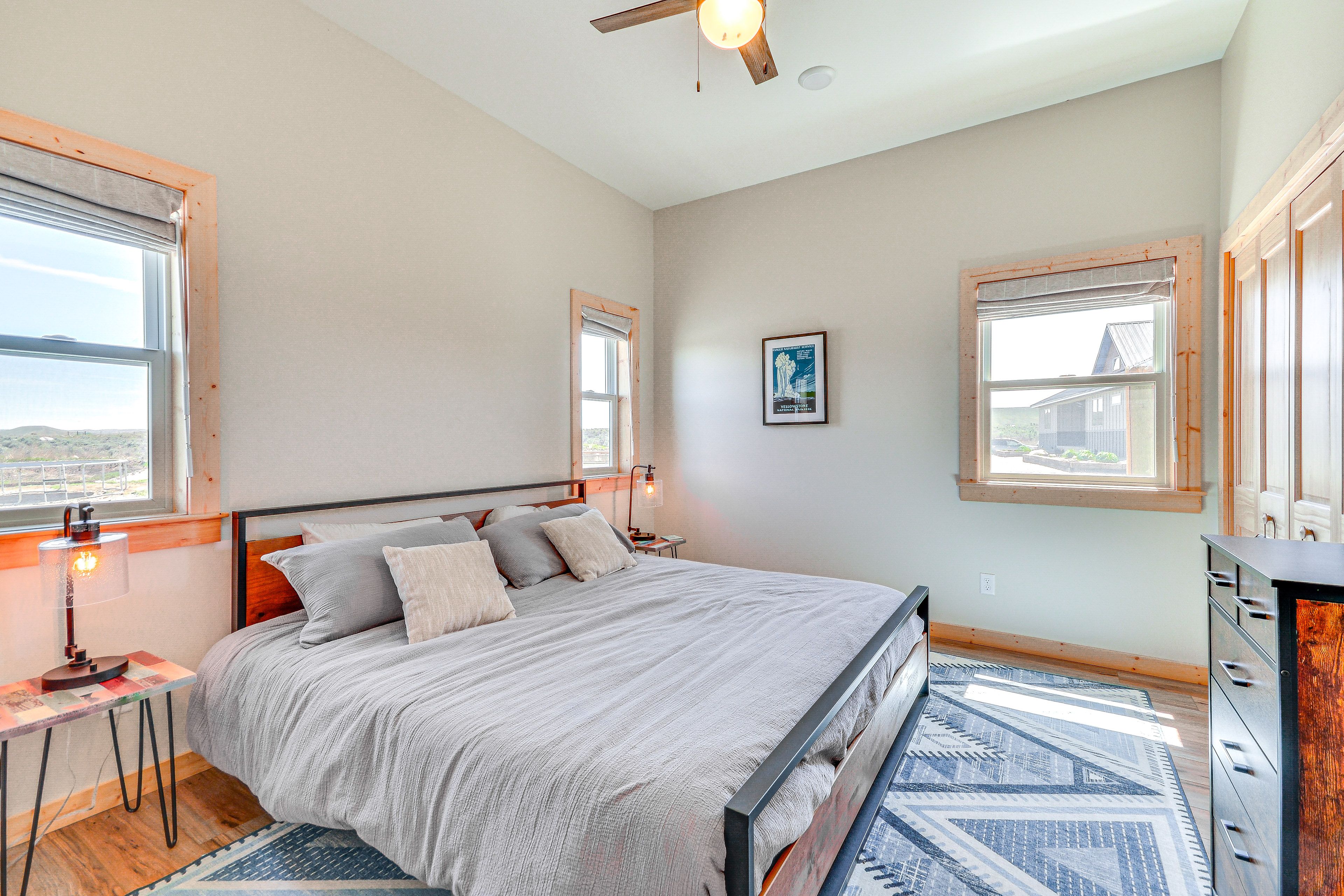 Bedroom 1 | King Bed | Linens Provided