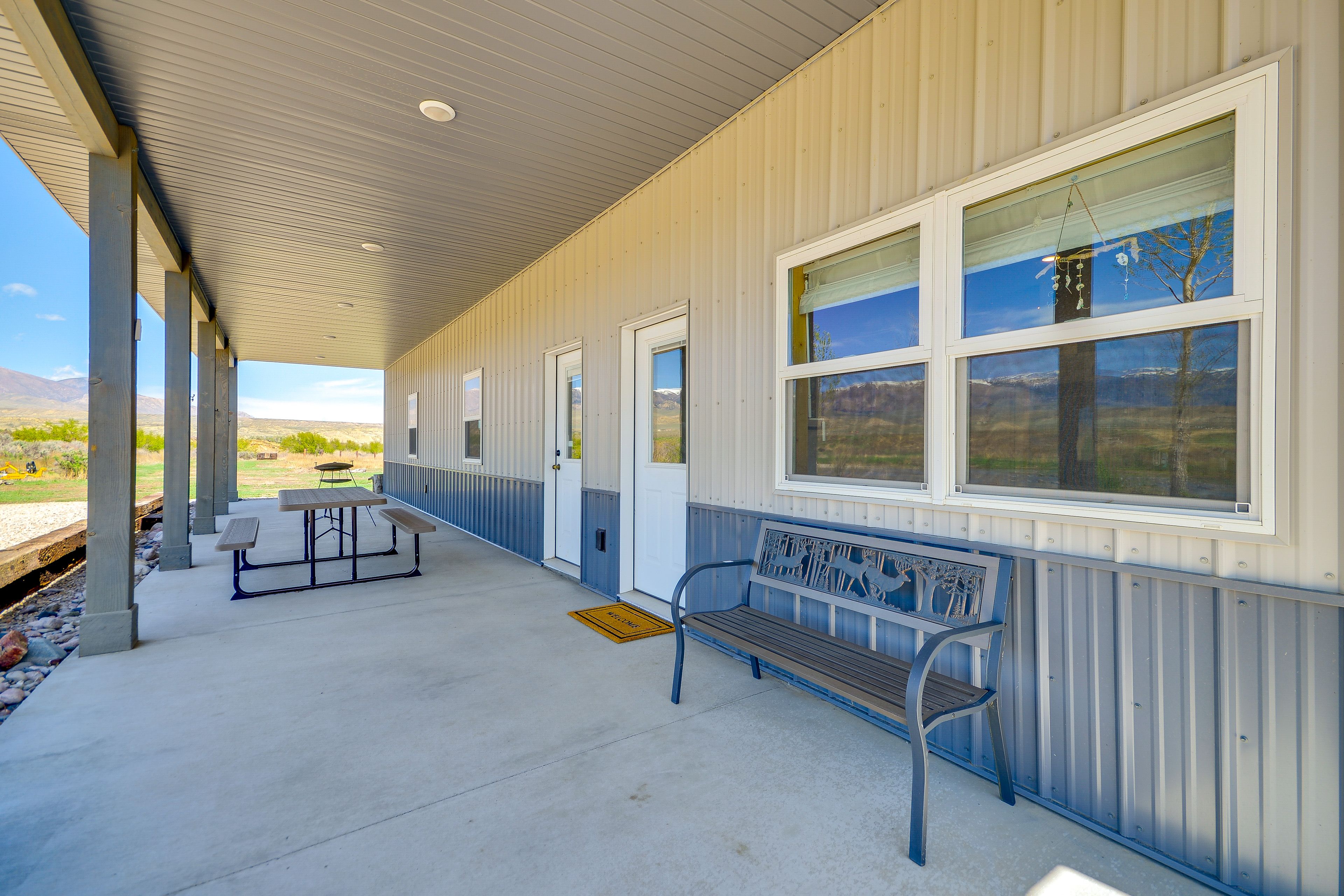 Covered Patio | Picnic Table
