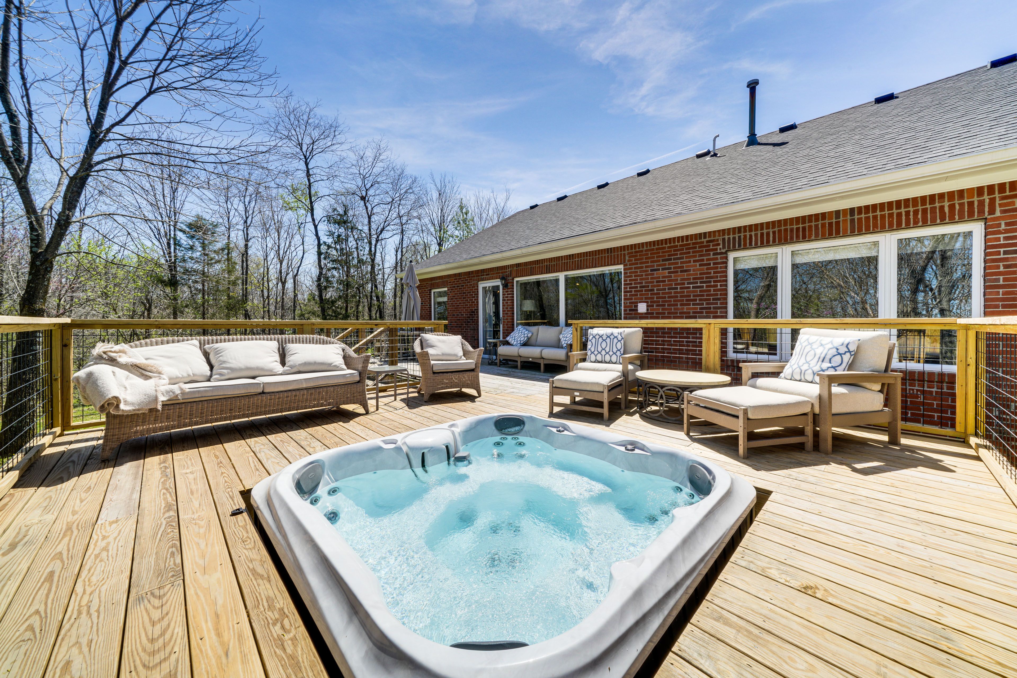 Furnished Deck | Hot Tub