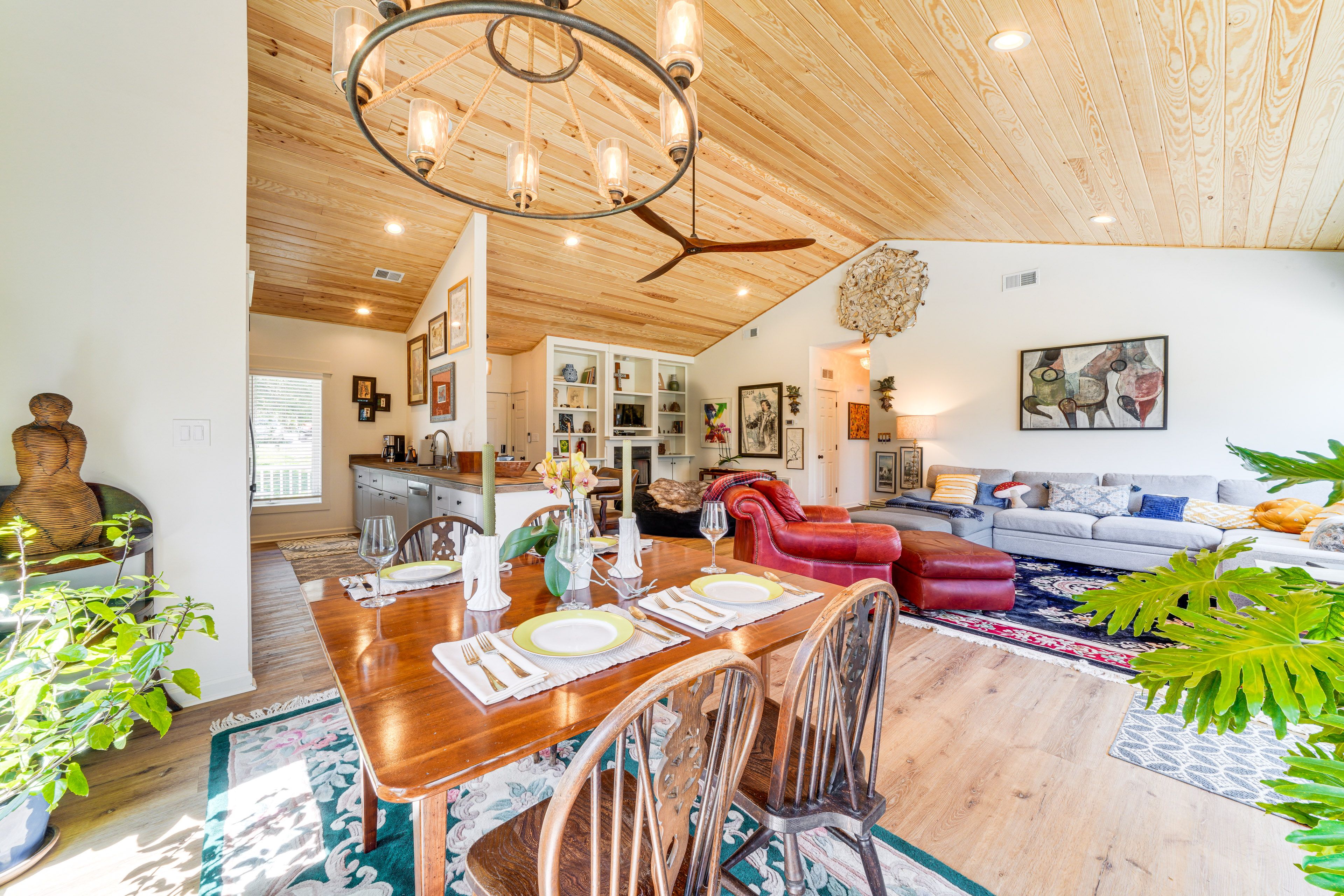 Dining Area | Dishware & Flatware