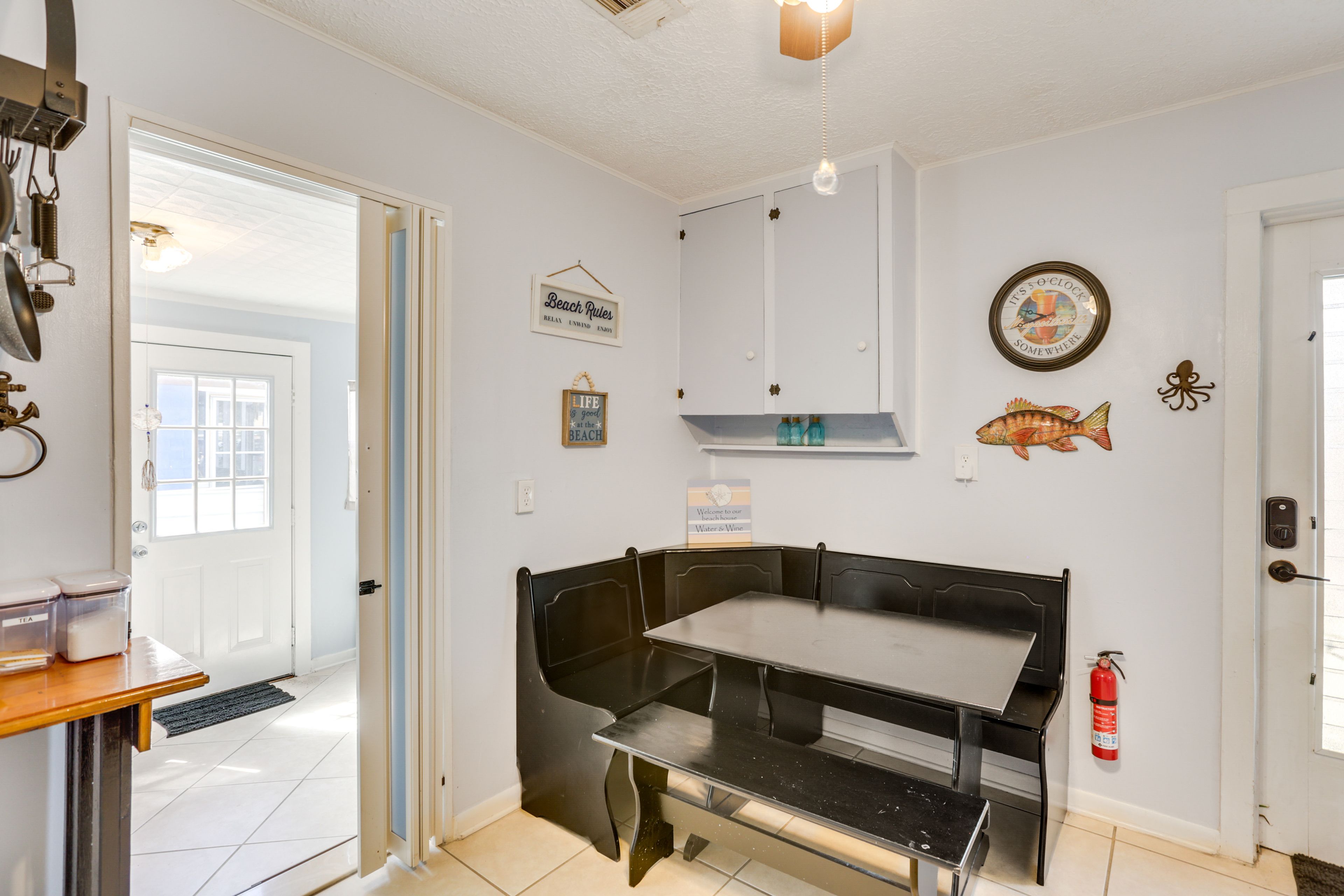 Dining Area | Dishware/Flatware