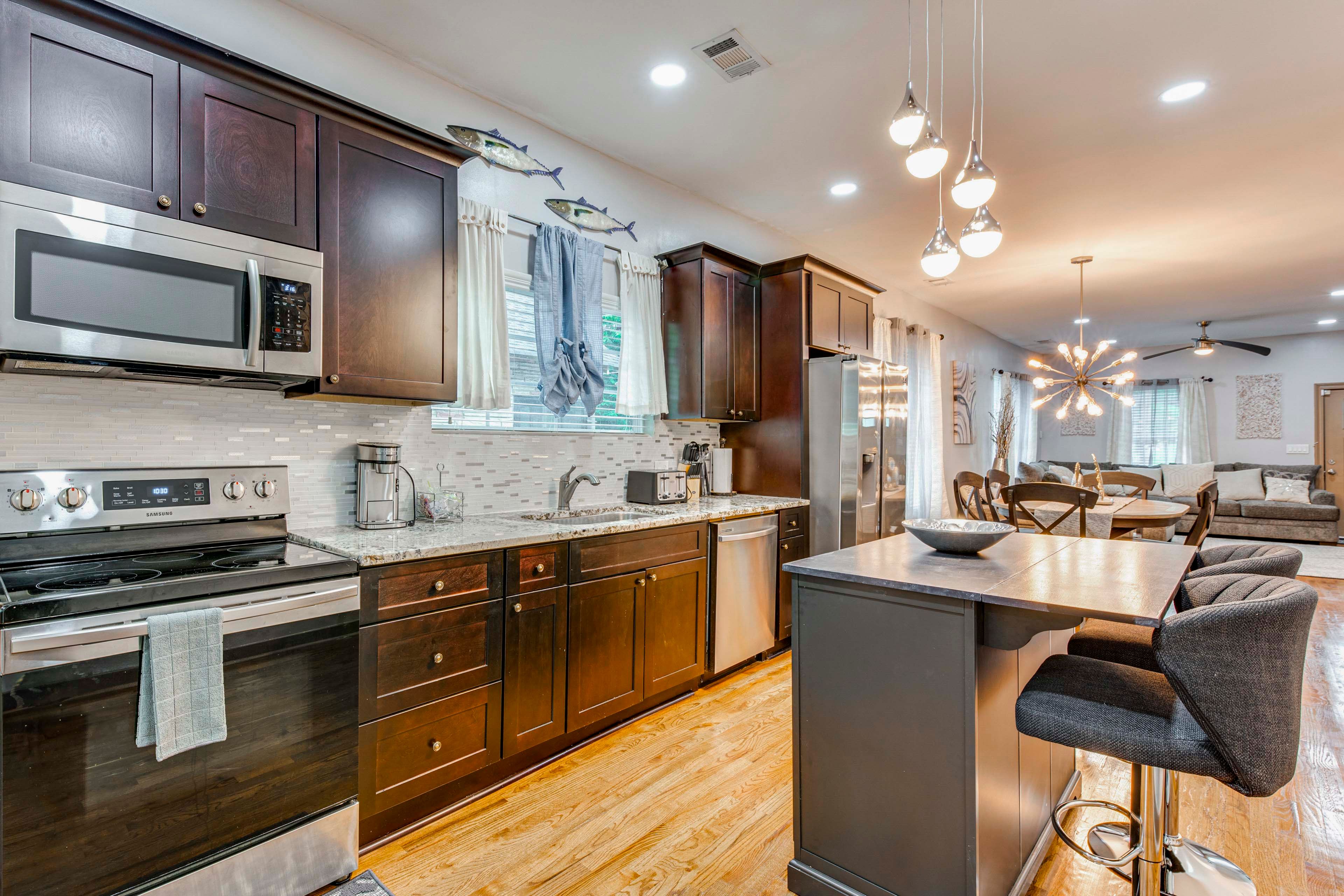 Atlanta Vacation Rental | 3BR | 2BA | 1,630 Sq Ft | 2 Steps to Enter