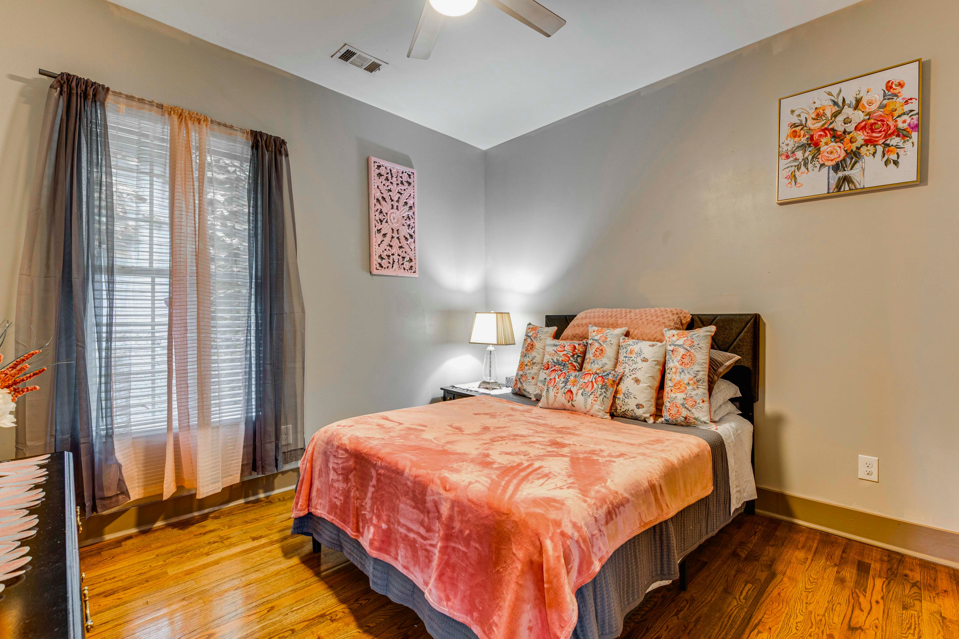 Bedroom 2 | Queen Bed