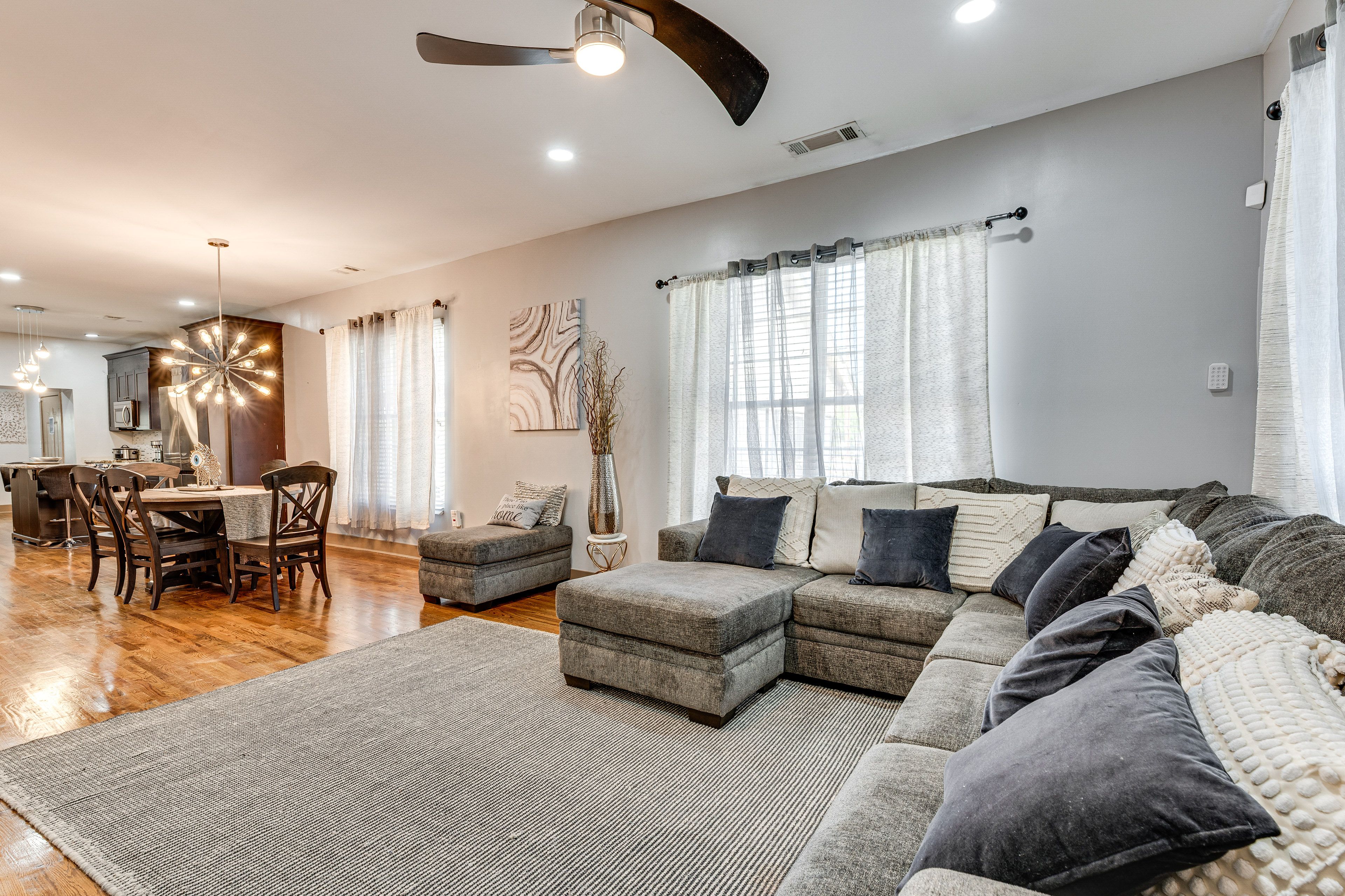 Living Room | Free WiFi | Central Heating & A/C