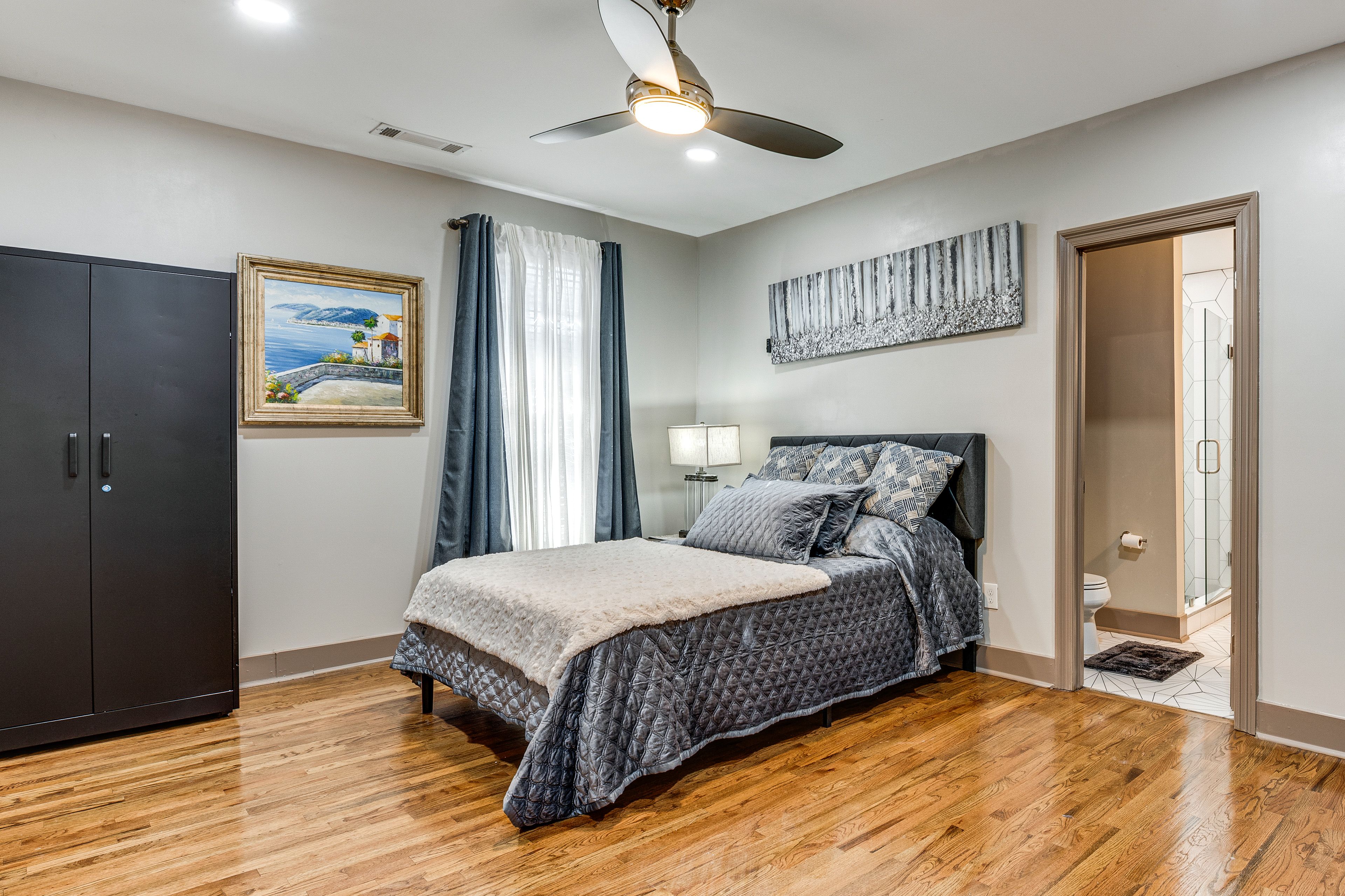 Bedroom 1 | Queen Bed | Linens Provided