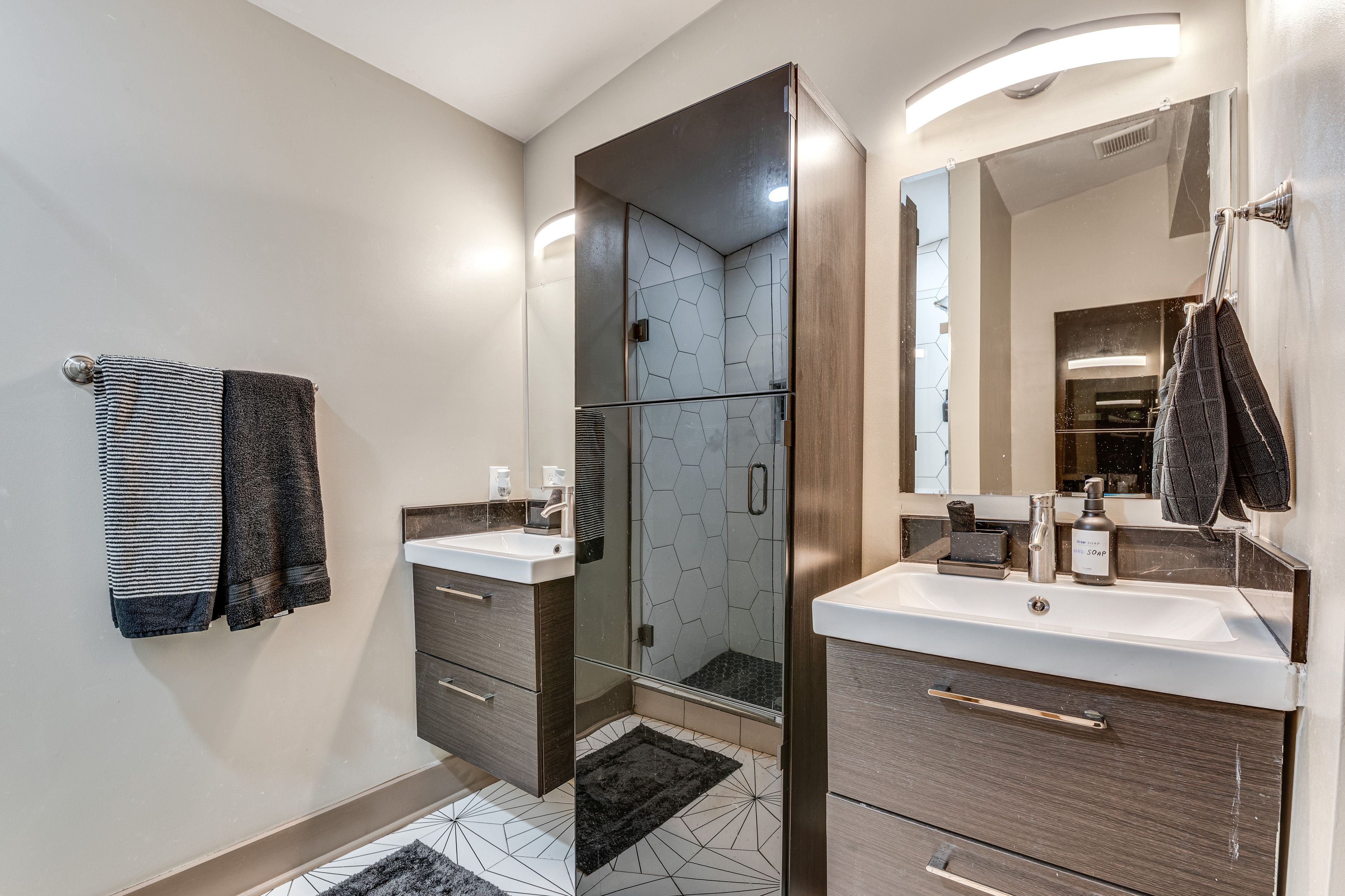 Full Bath | Towels | Hair Dryer