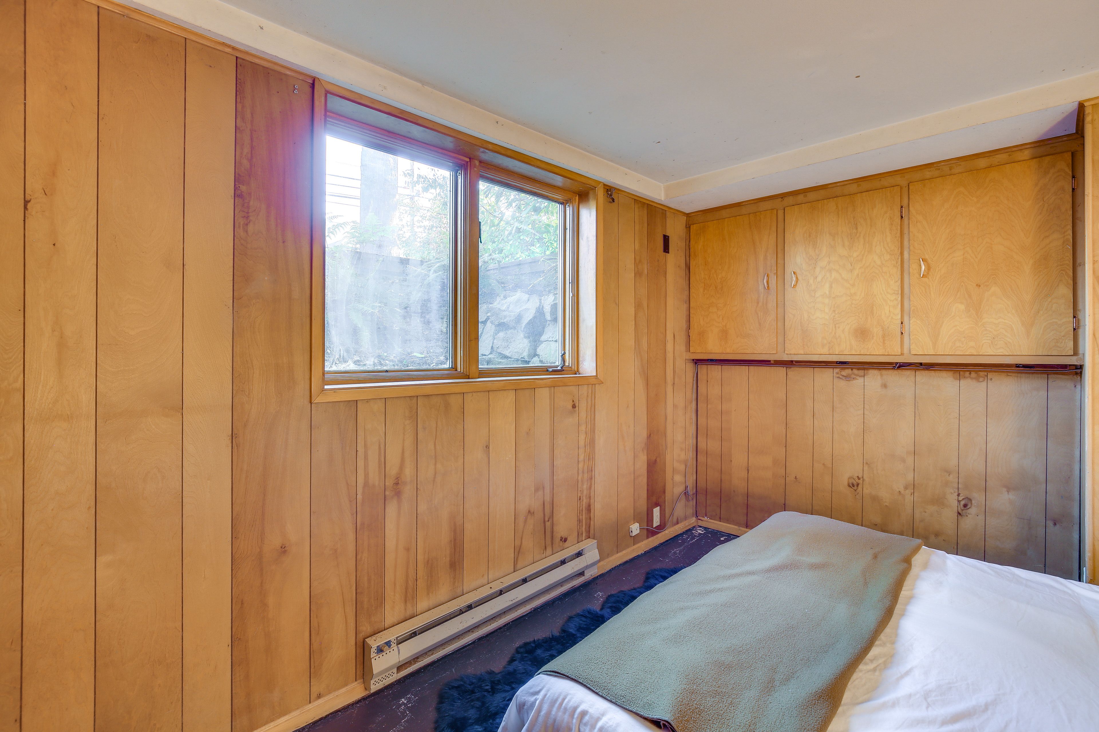 Bedroom | Queen Bed