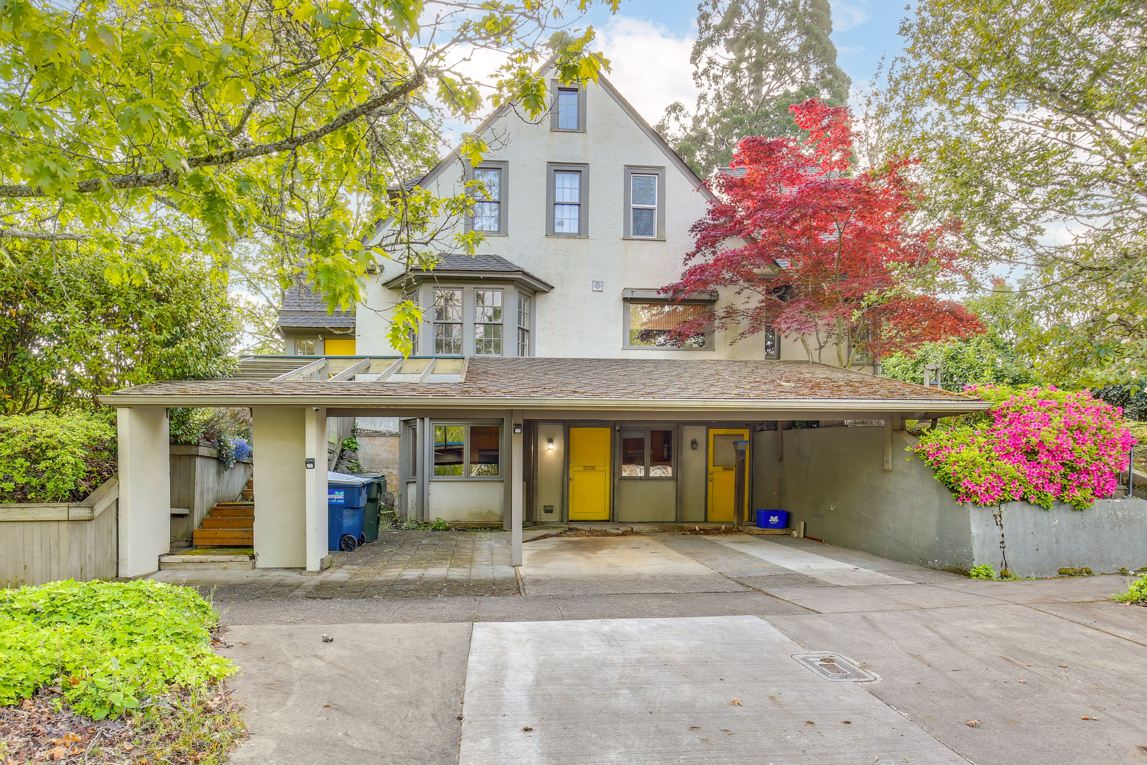 Parking | Carport (1 Vehicle) | Driveway (1 Vehicle)