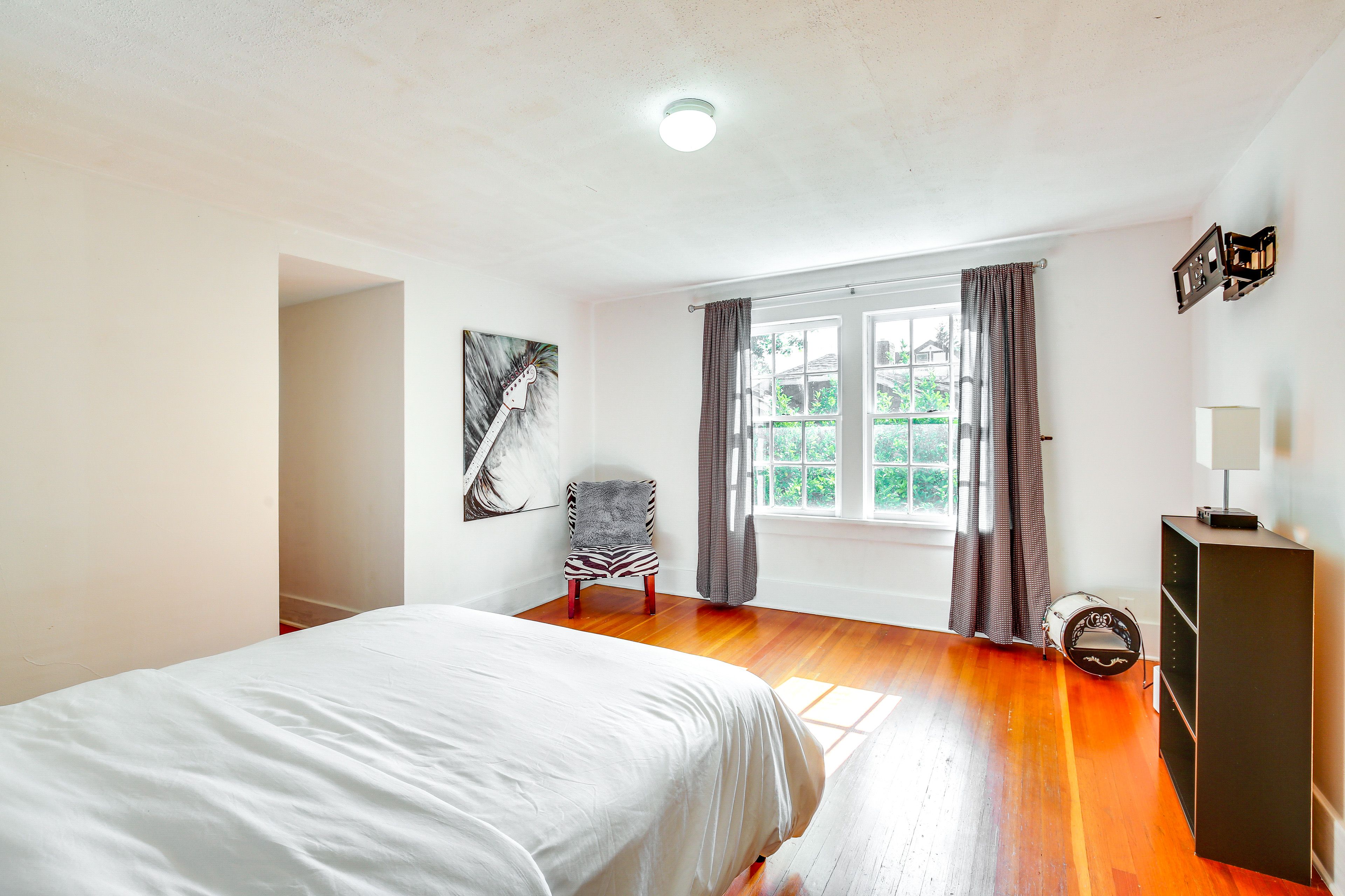 Bedroom 4 | Queen Bed | 2nd Floor