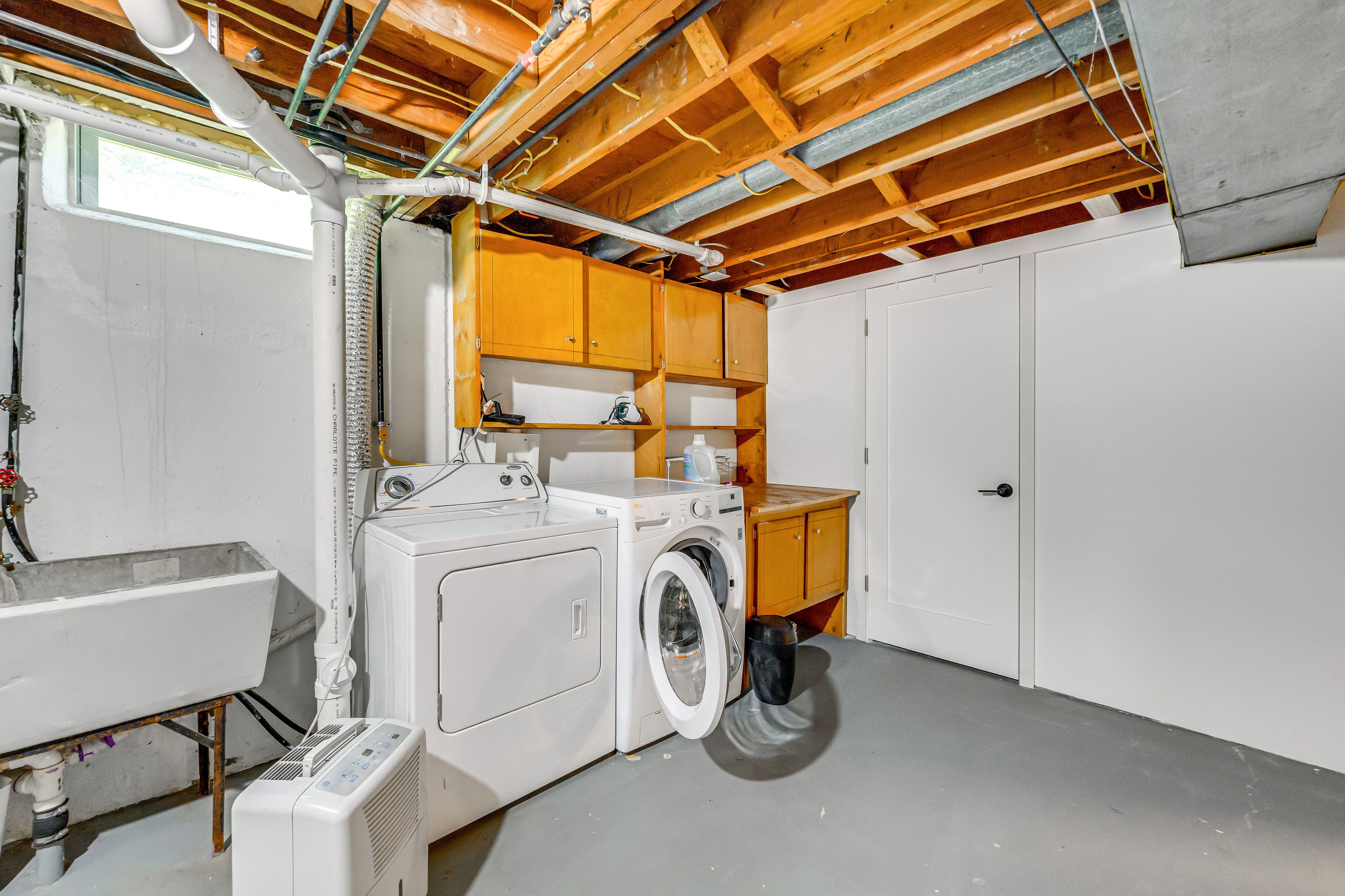 Basement Level | Laundry Area | Washer/Dryer