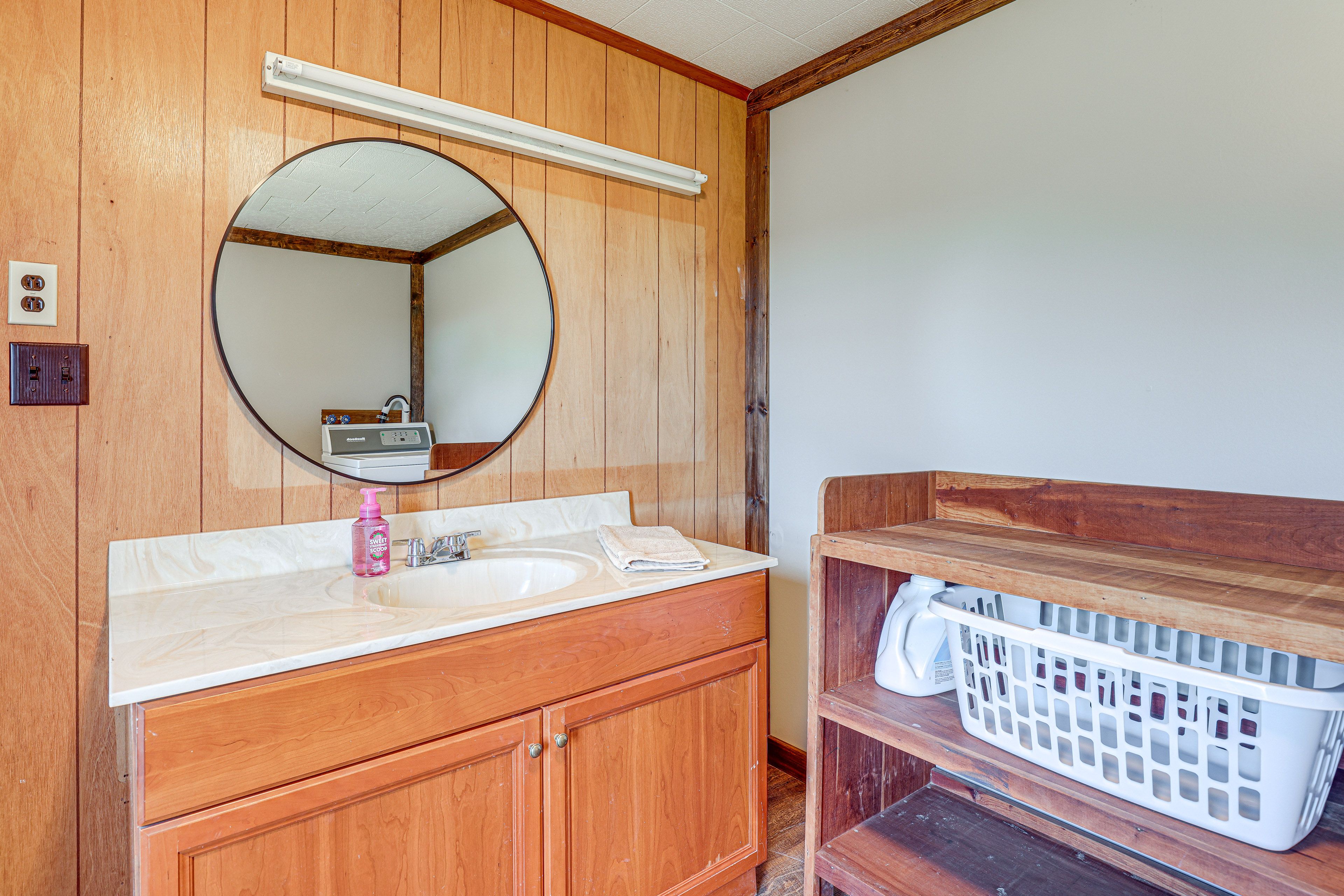 Half Bathroom | 2nd Floor | Washer/Dryer