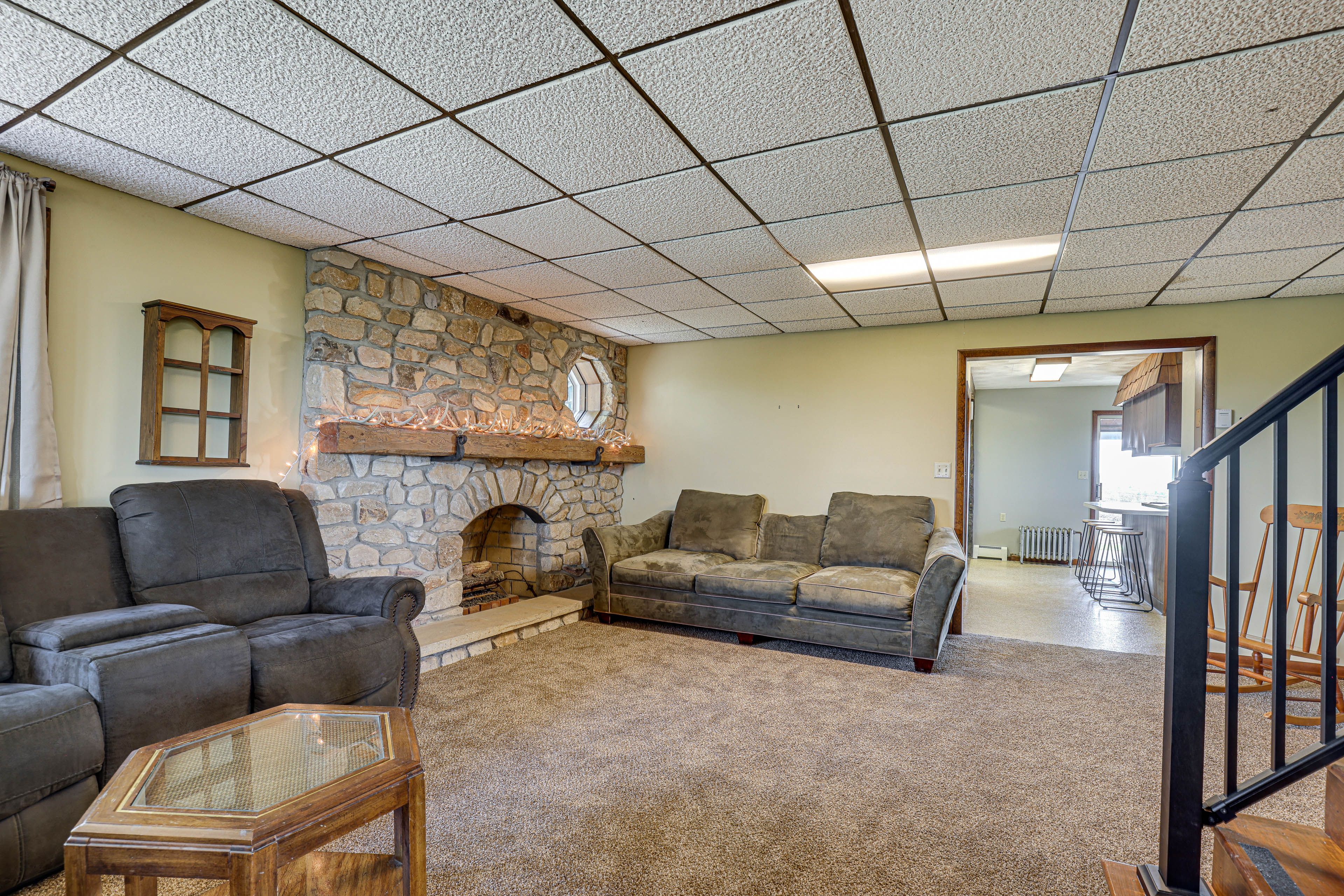 Living Room | 1st Floor | Fireplace (Decorative)