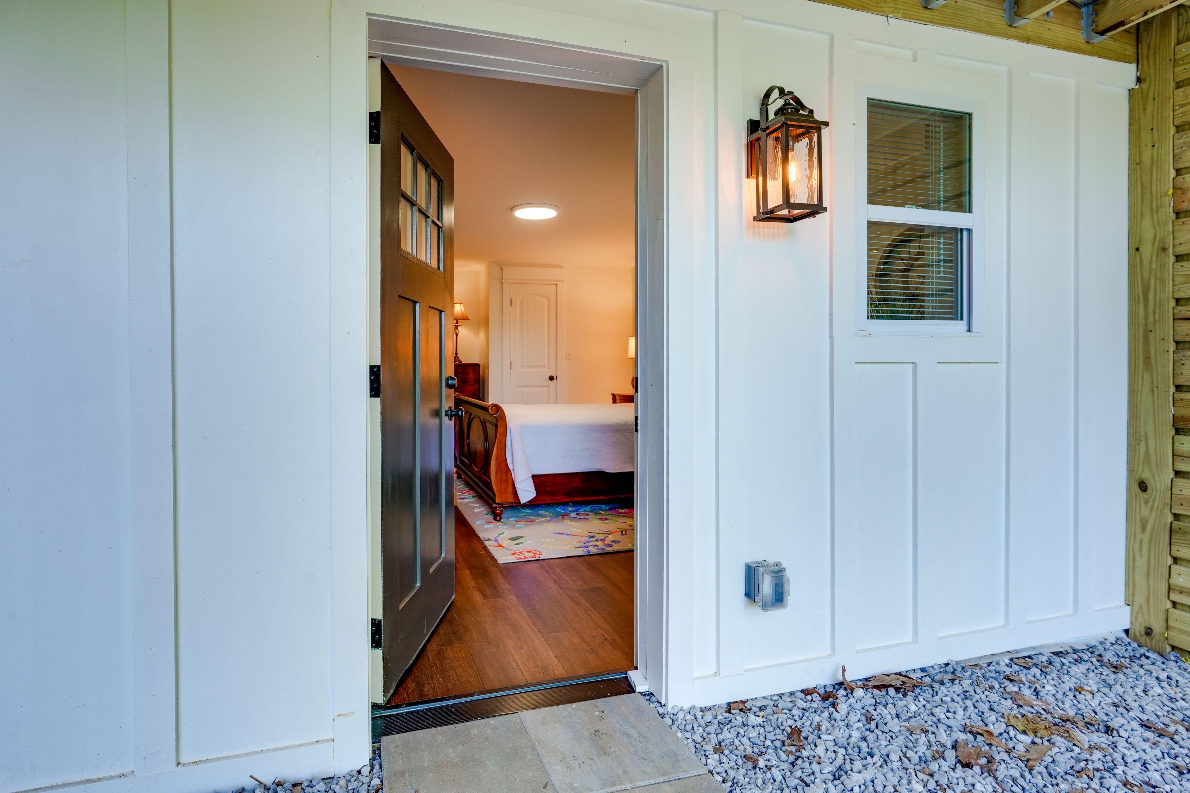 Separate Entry to Lower Level