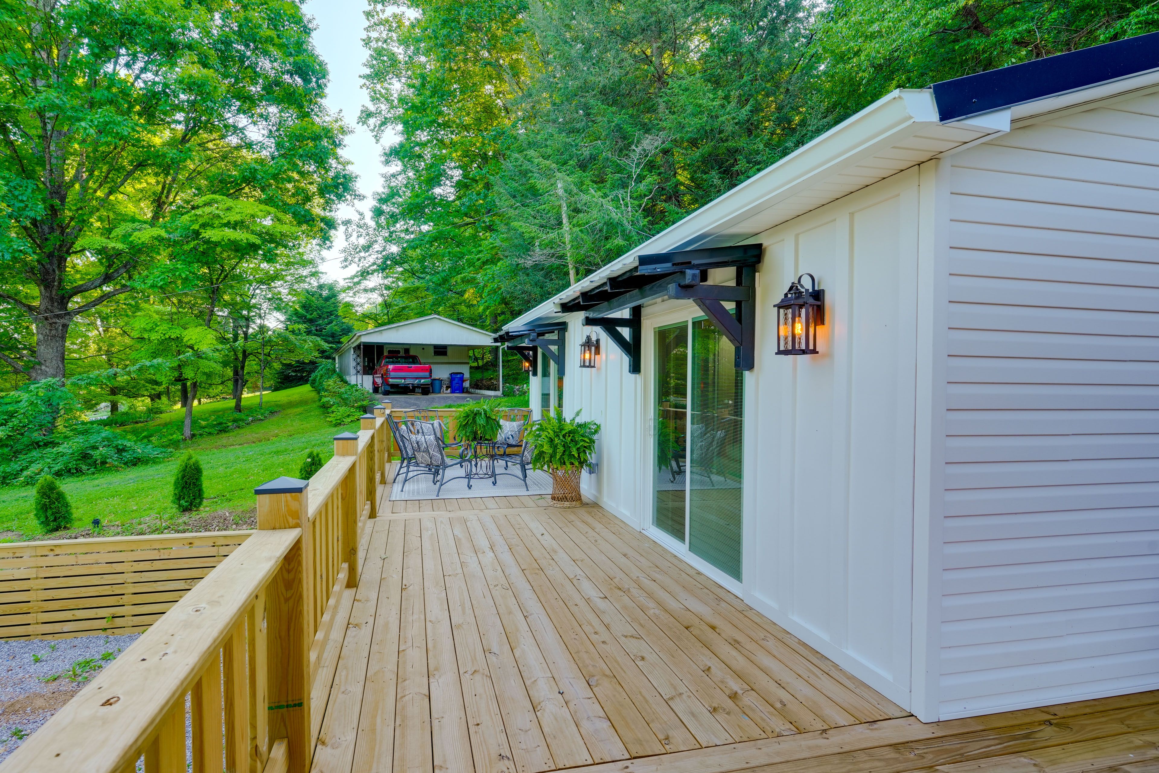 Wraparound Deck