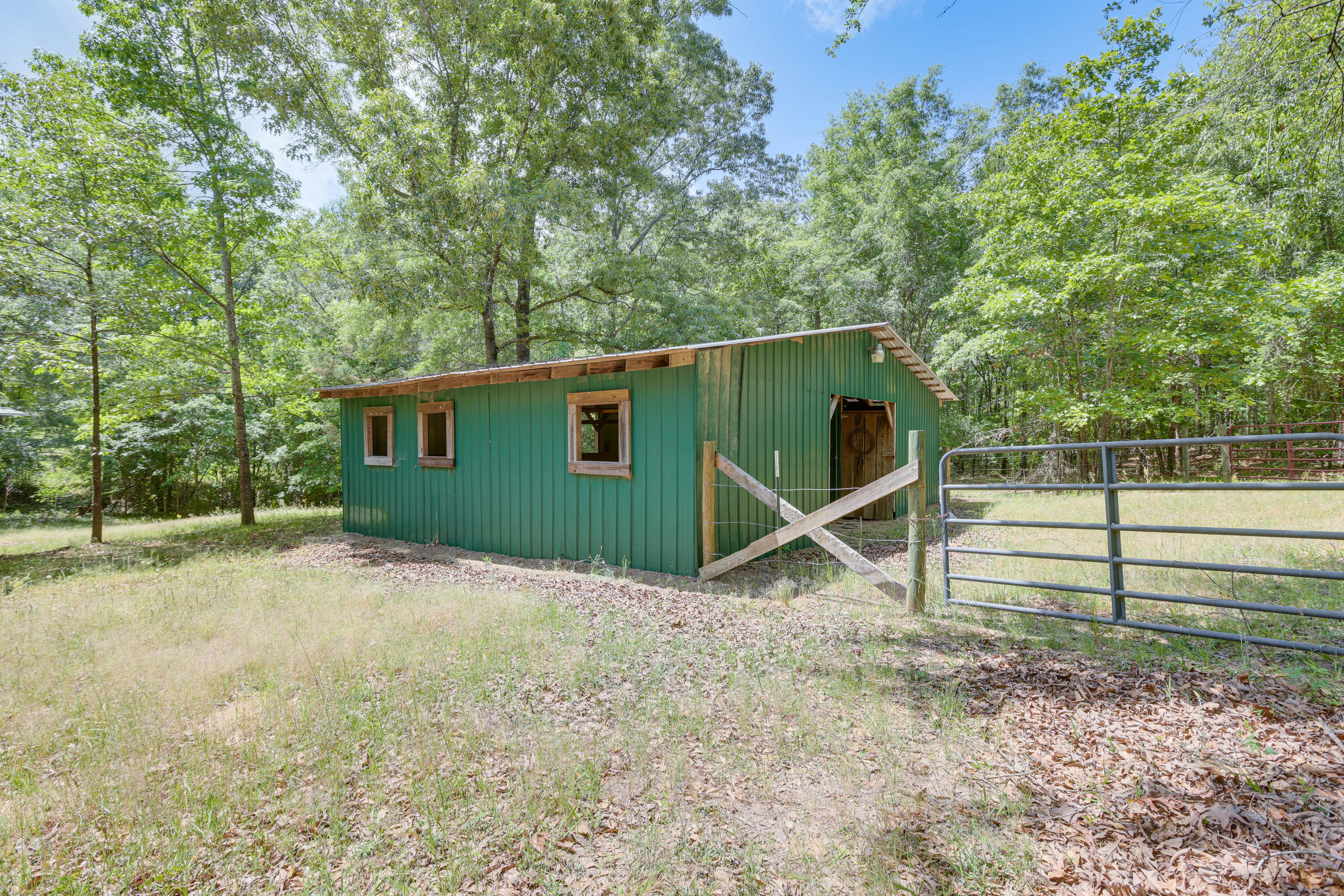 Cottage Exterior | 5-Stall Horse Barn