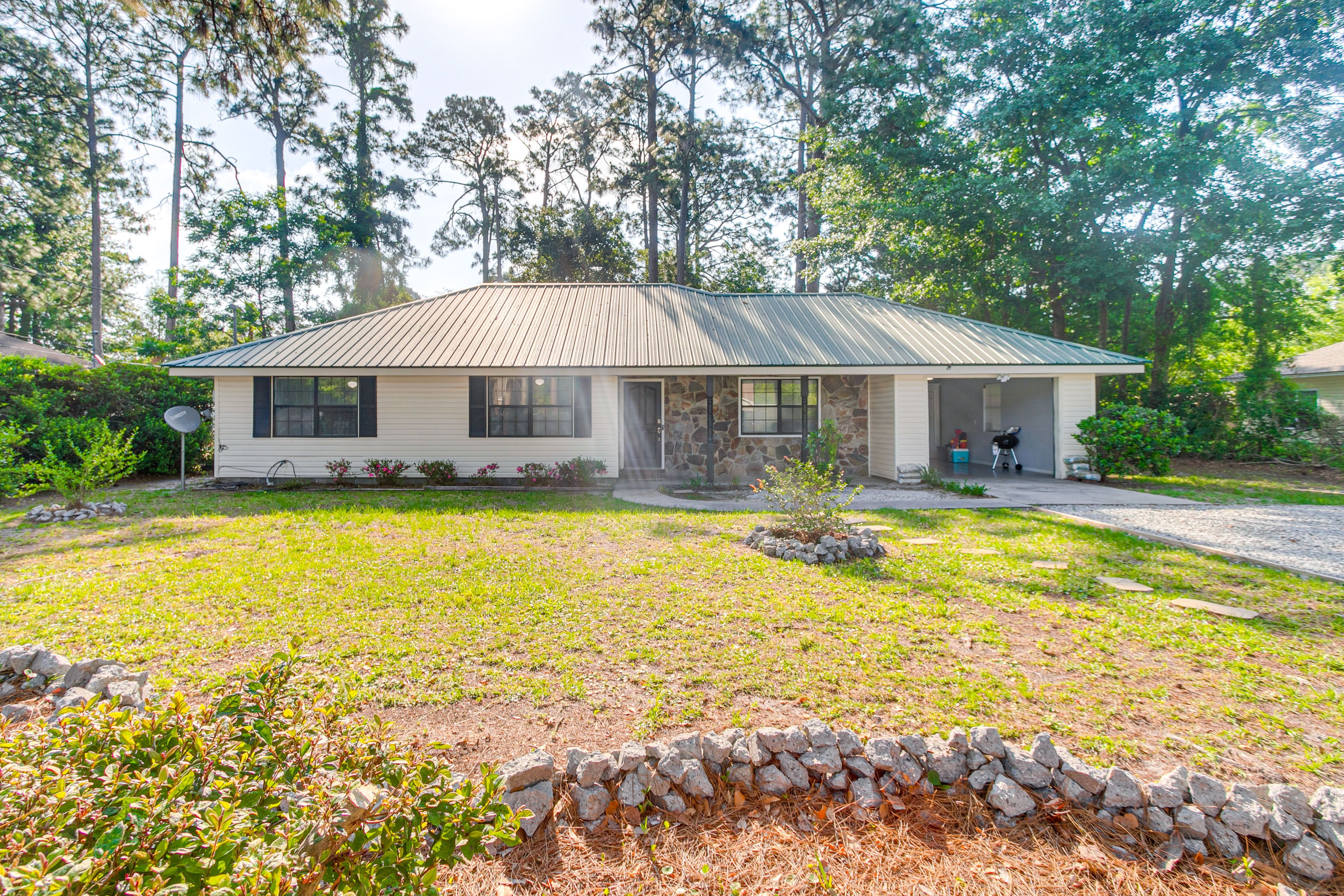 Parking | Garage (1 Vehicle) | Driveway (4 Vehicles) | Street Parking